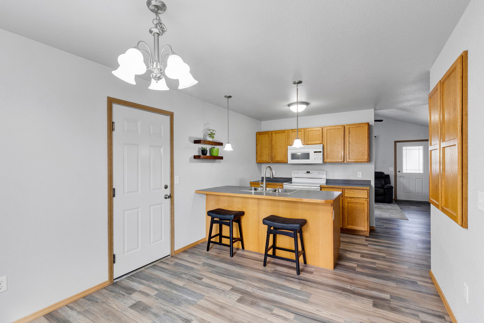 4323 Addington Drive Property Photo 11