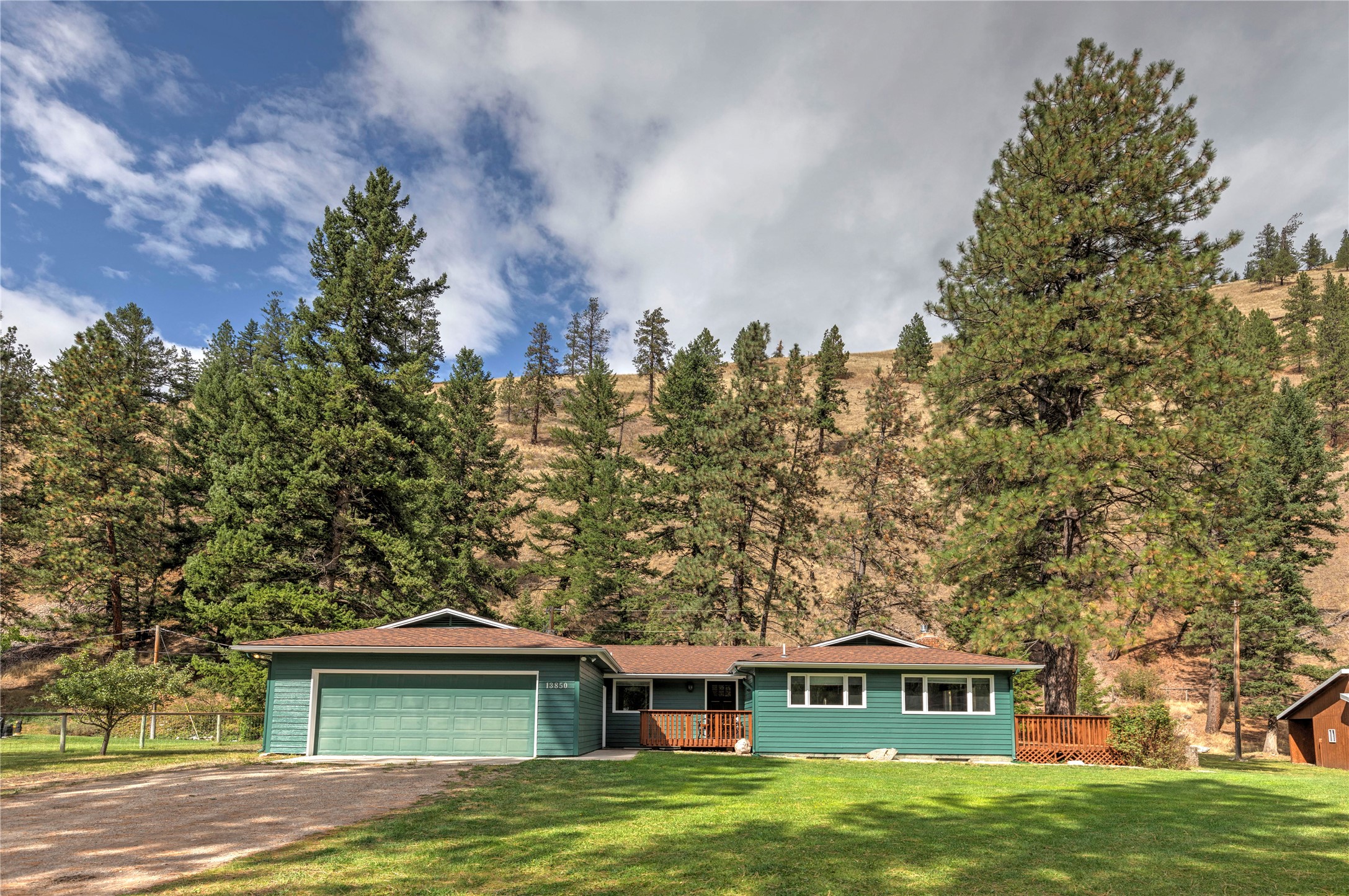 13850 Highway 12 W Property Photo