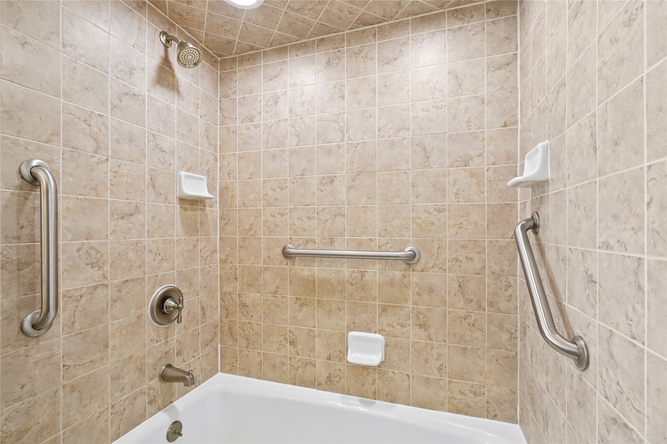 3353 Lanning Road Property Photo 13