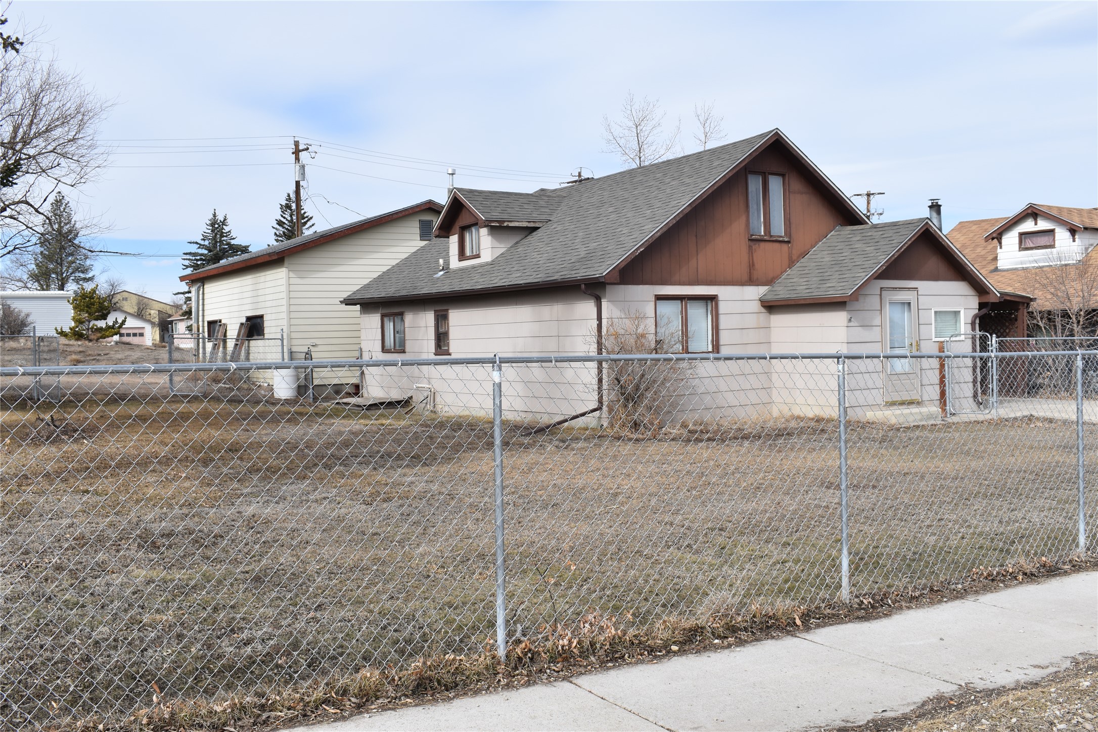 327 9th Avenue N Property Photo