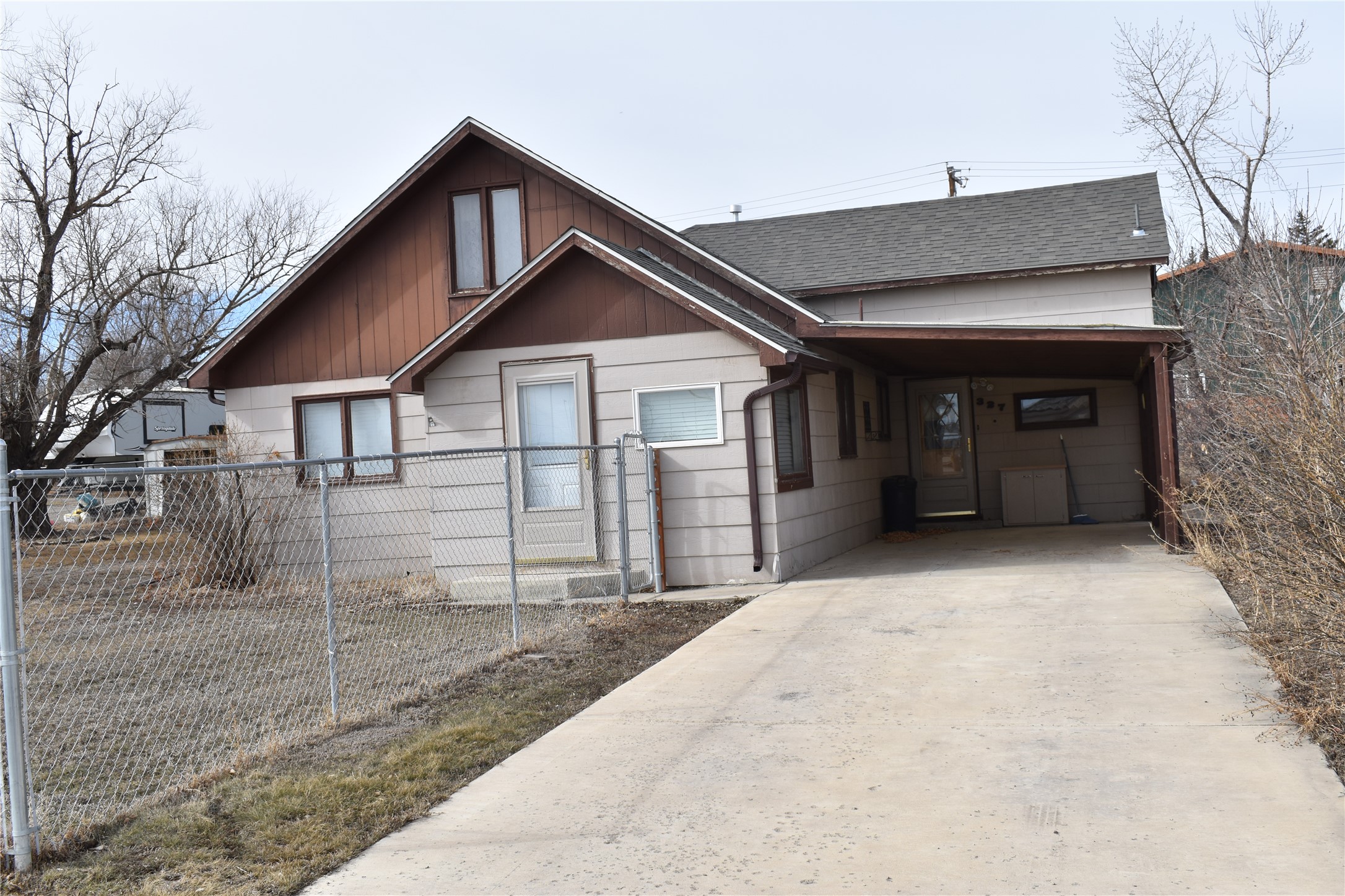 327 9th Avenue N Property Photo 2