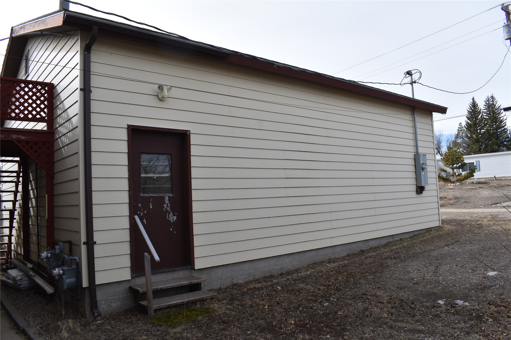 327 9th Avenue N Property Photo 5