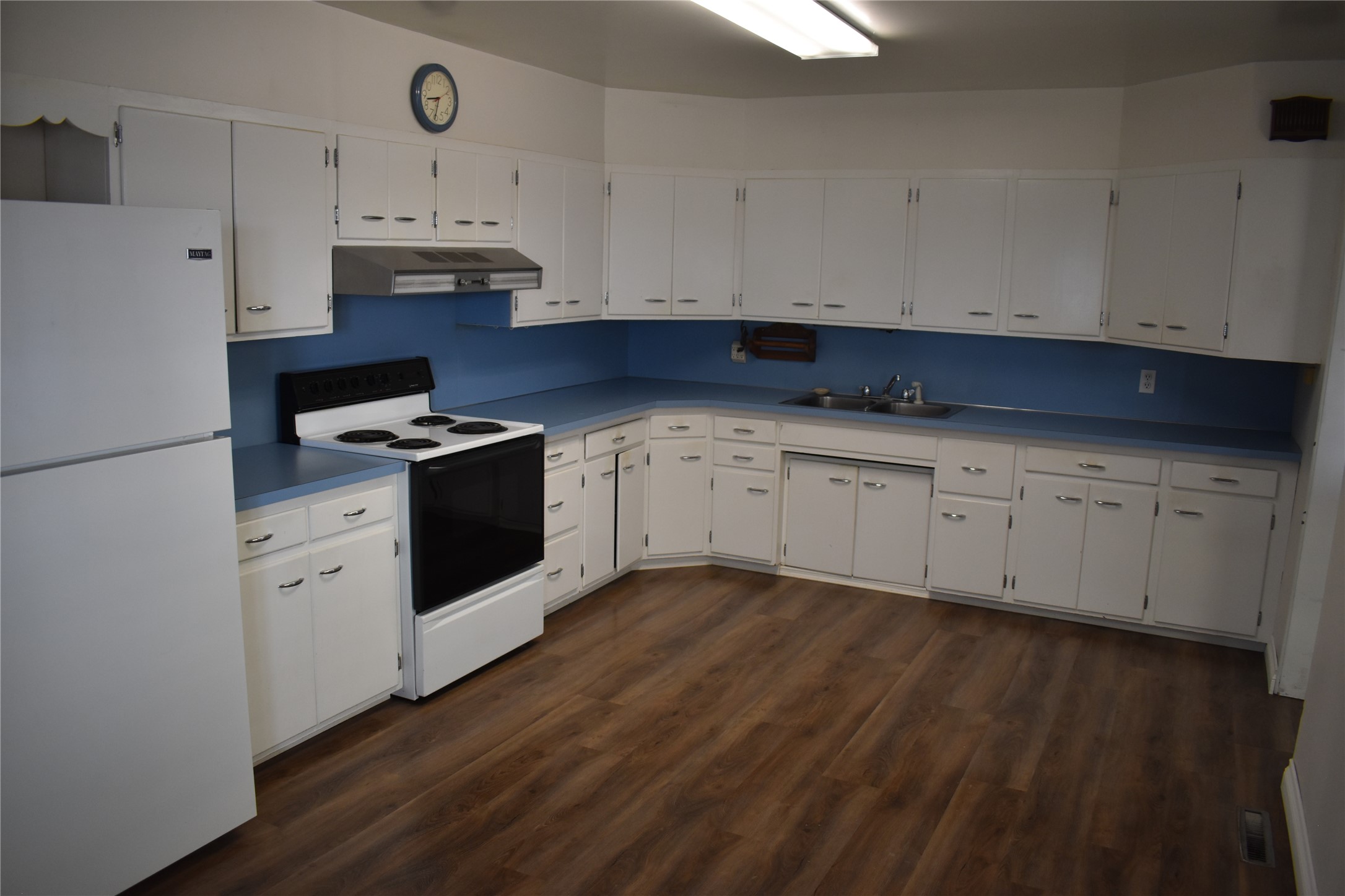 327 9th Avenue N Property Photo 10