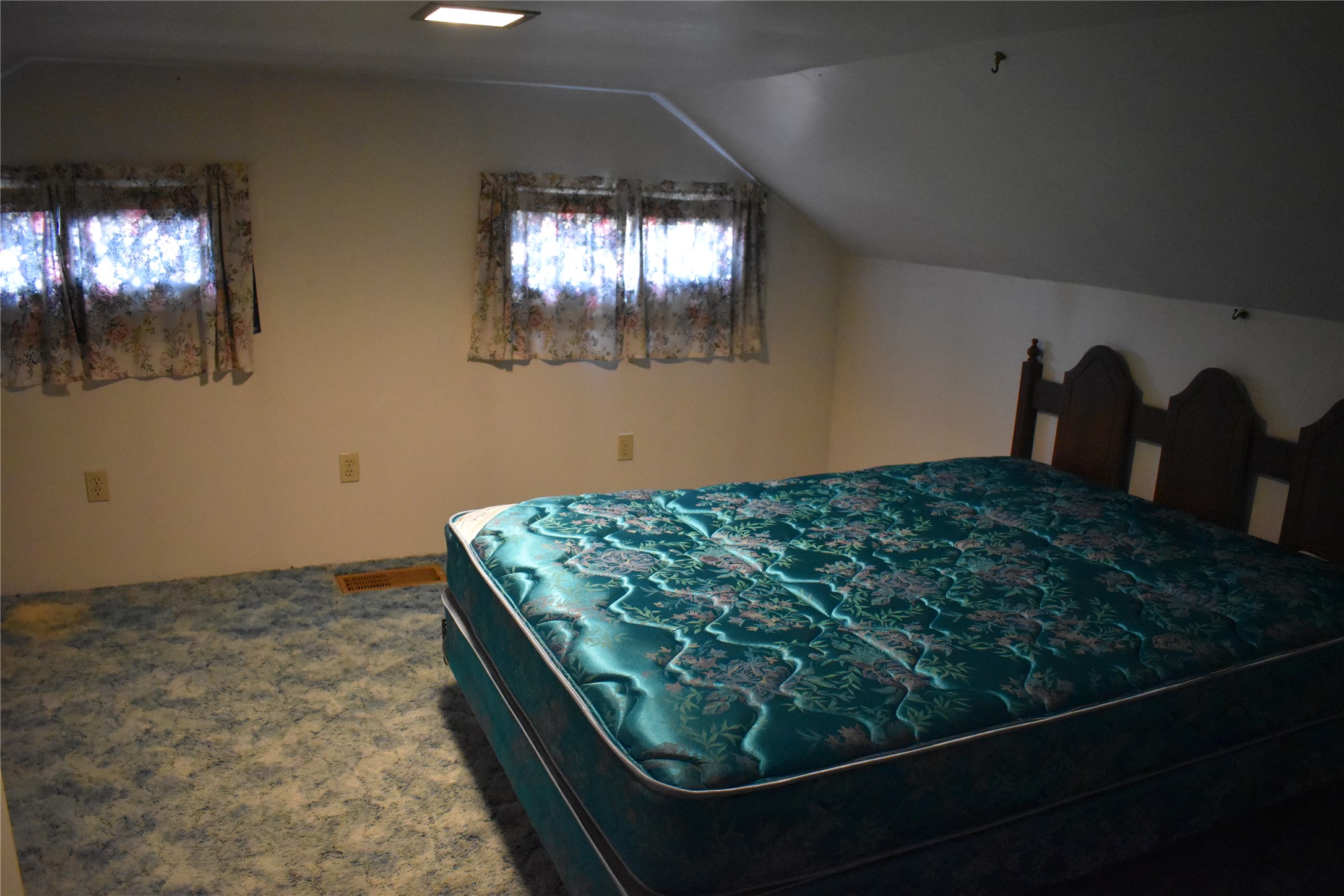327 9th Avenue N Property Photo 17