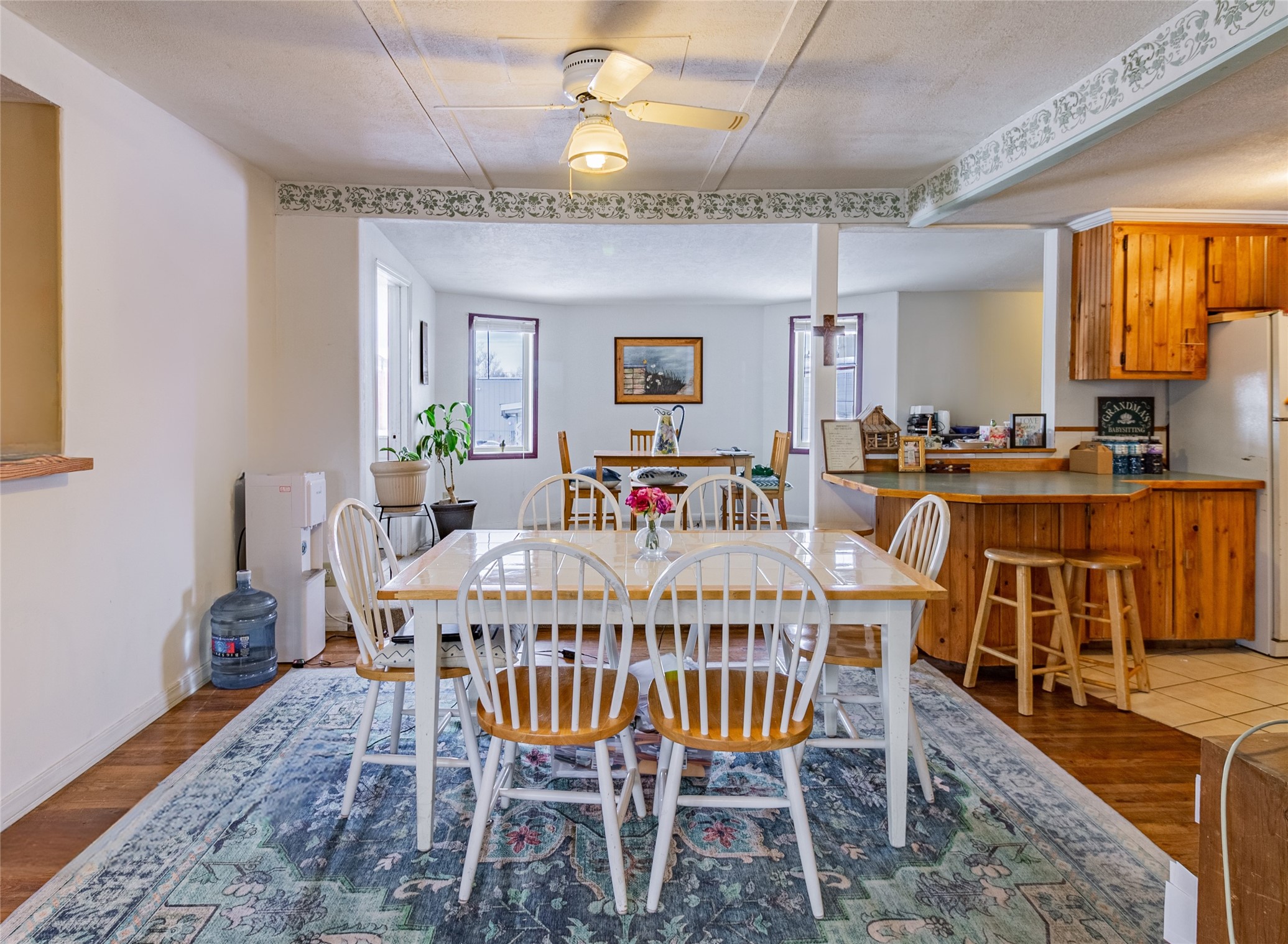 211 N Division Street Property Photo 8