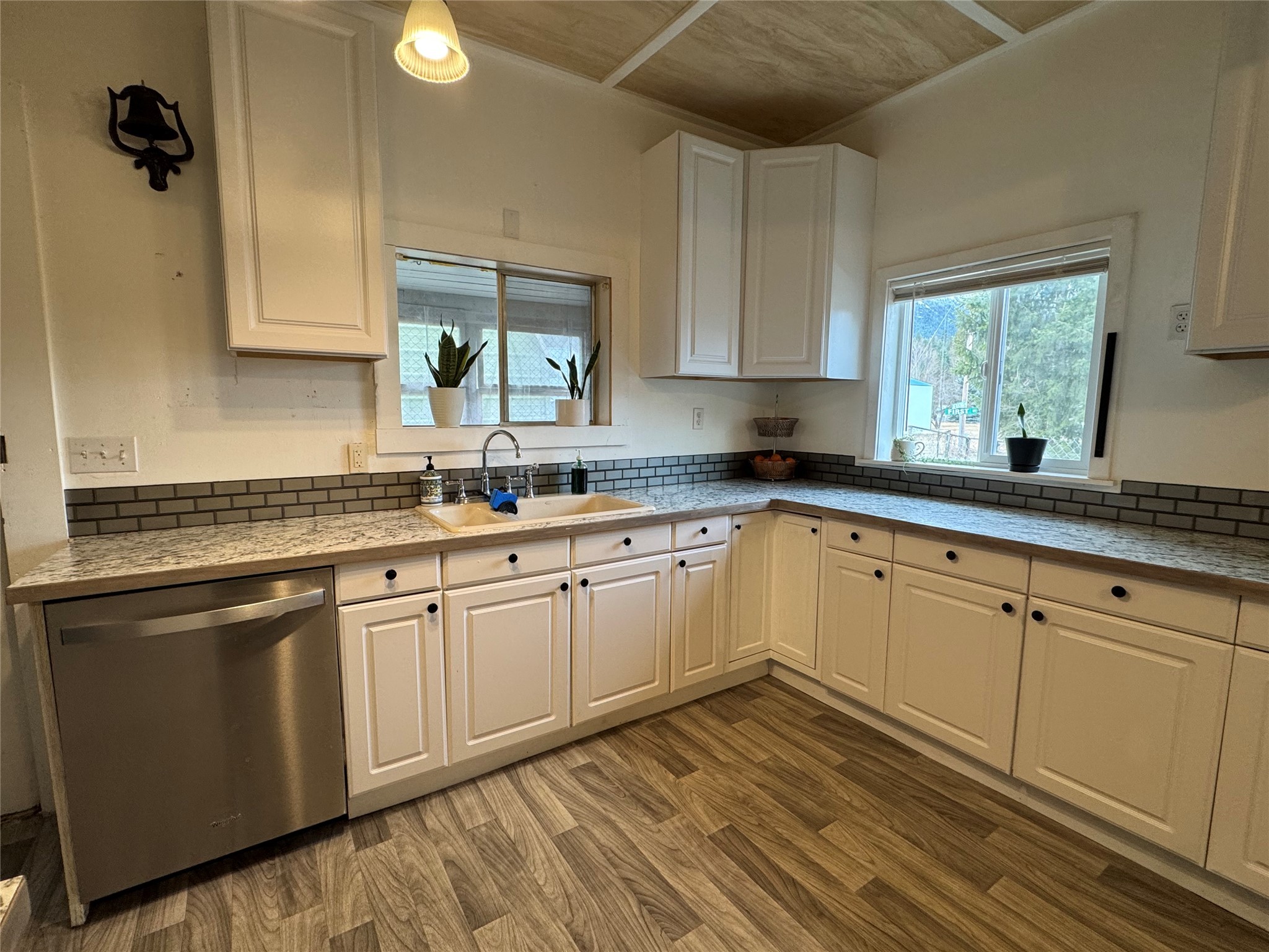 610 Noxon Avenue Property Photo 15