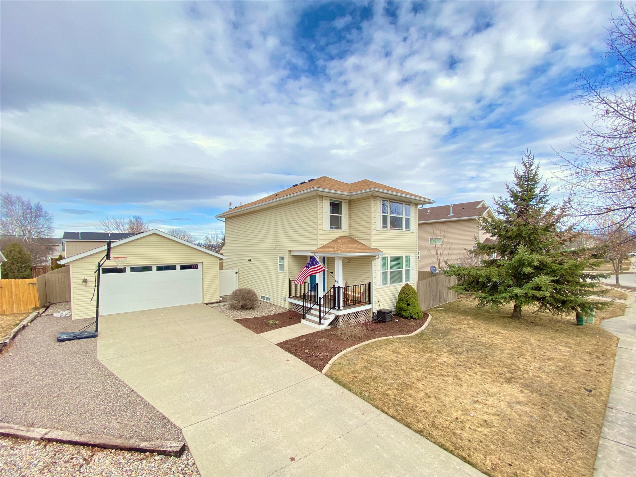 1735 Bluestone Drive Property Photo 4