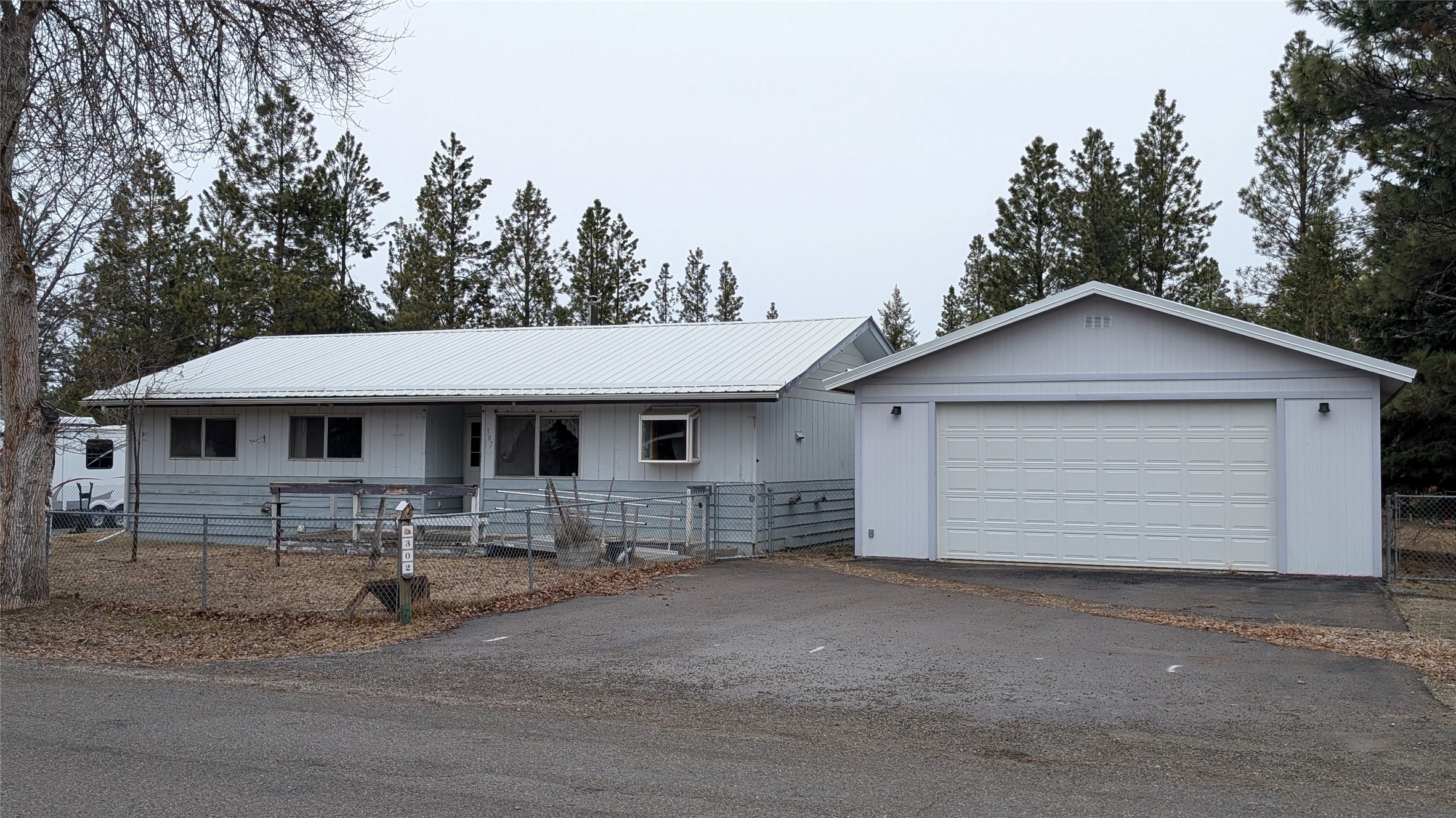 302 Gateway Street Property Photo