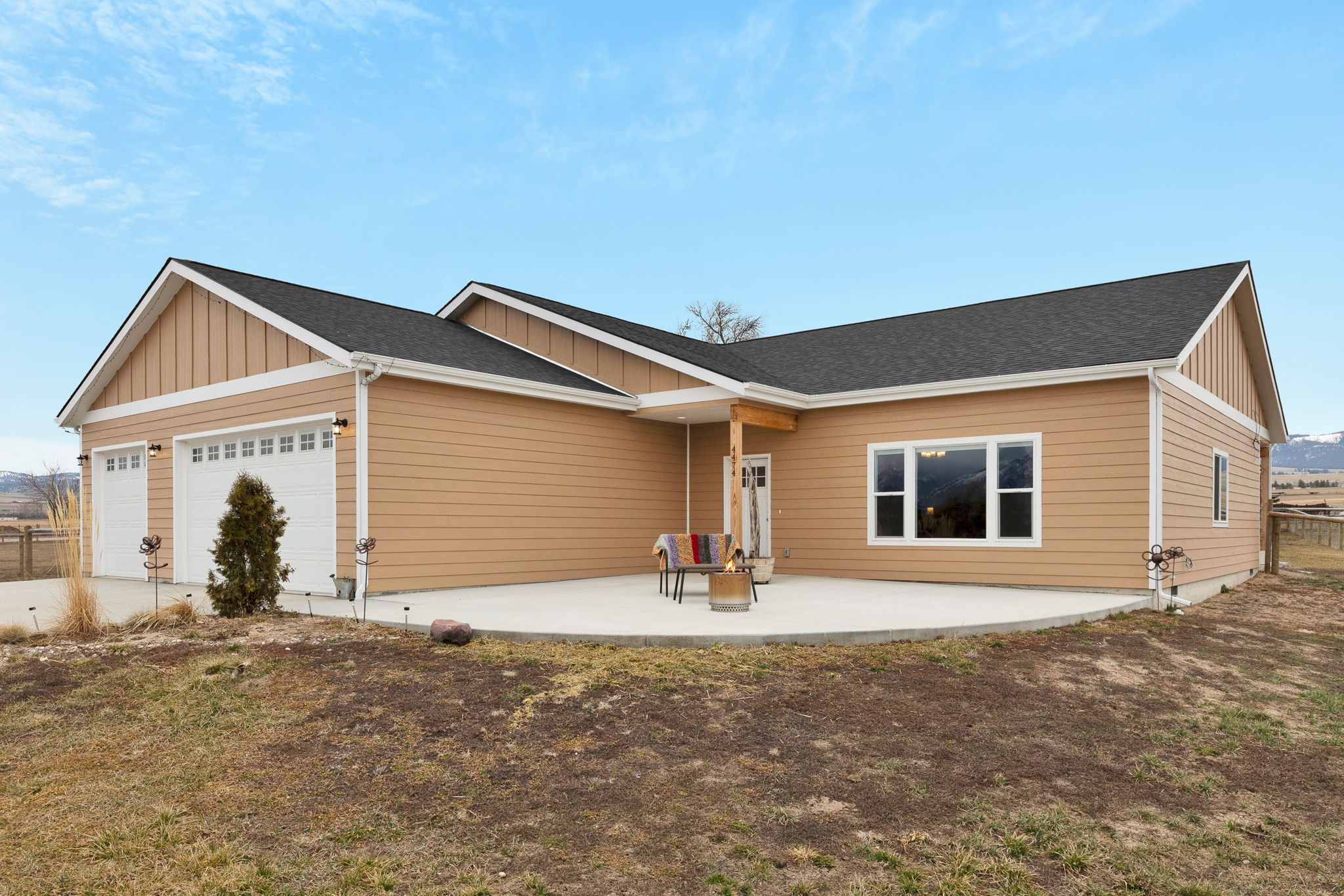 4474 Ludwig Lane Property Photo 4