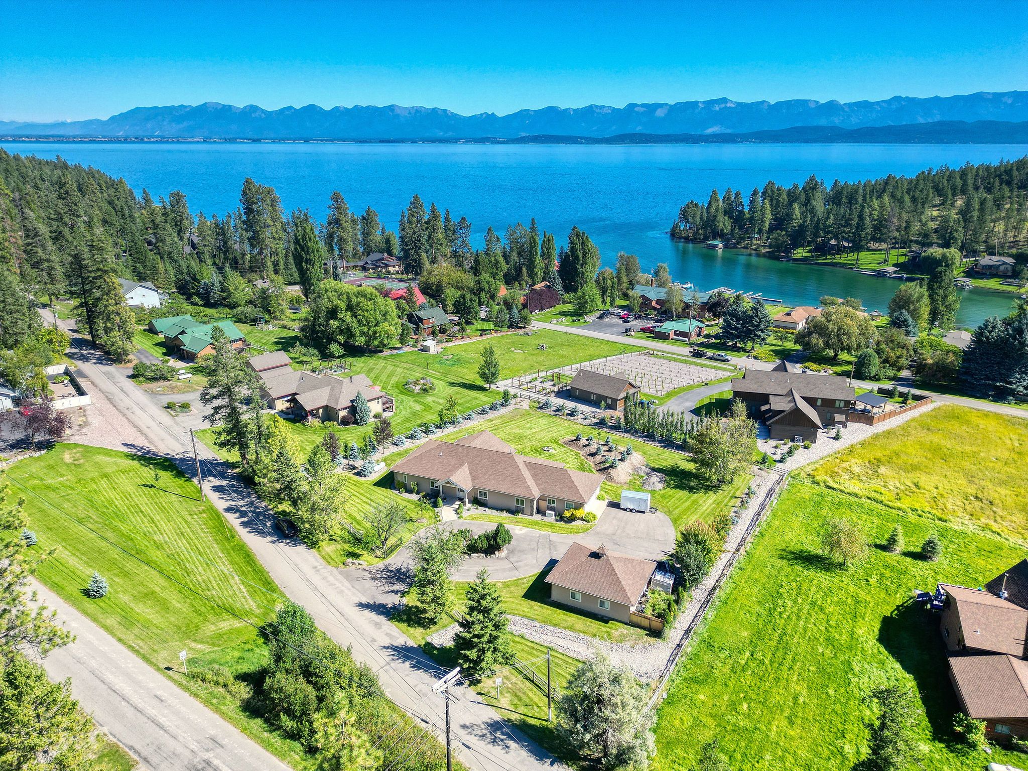 1095 Lakeside Boulevard Property Photo