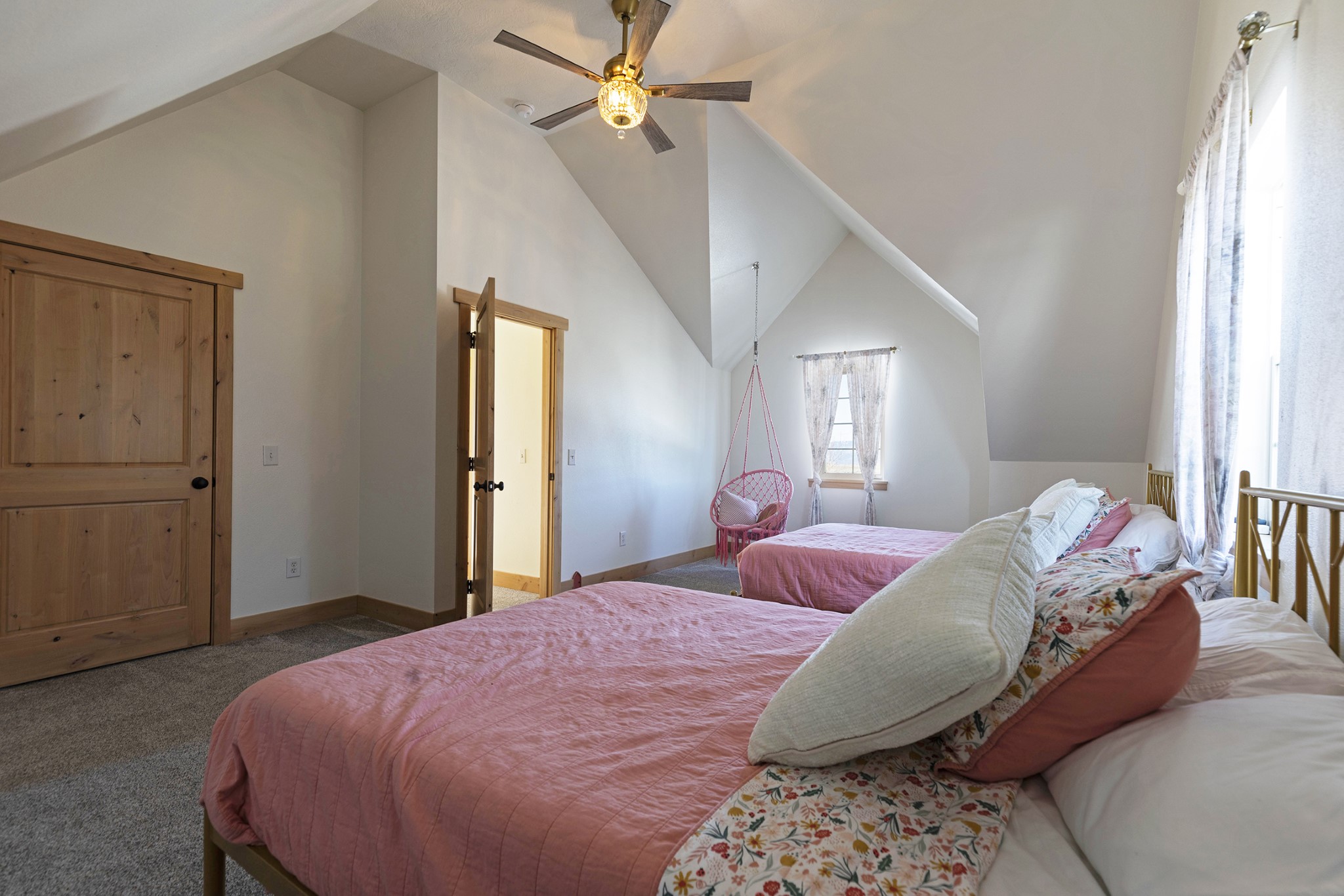5440 Sapphire Ridge Road Property Photo 22
