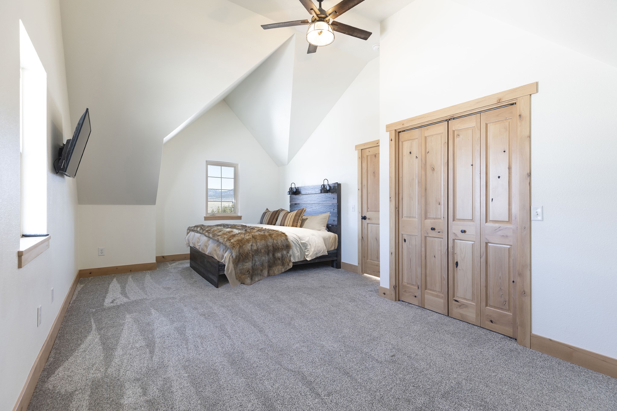 5440 Sapphire Ridge Road Property Photo 23