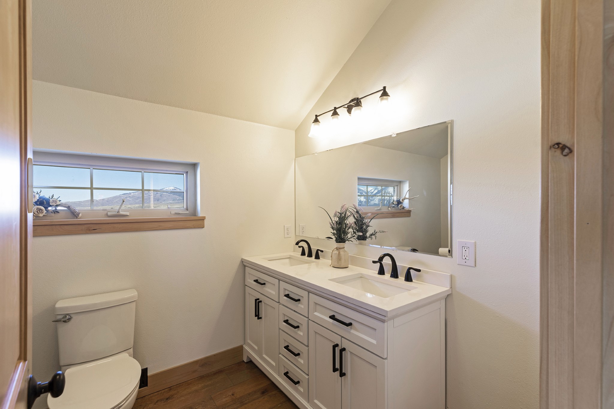5440 Sapphire Ridge Road Property Photo 24