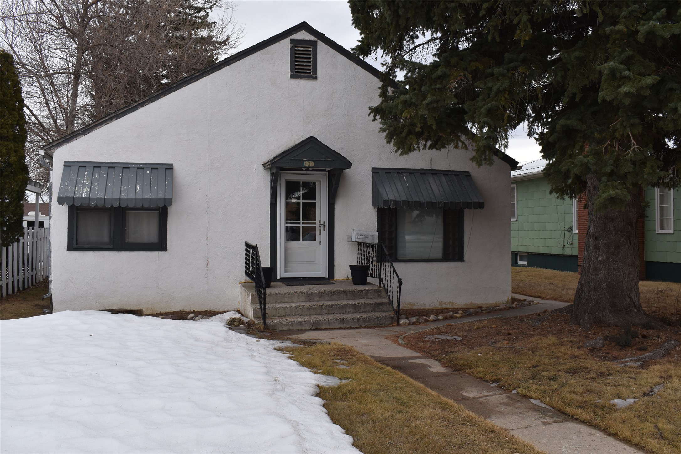 307 S Illinois Street Property Photo