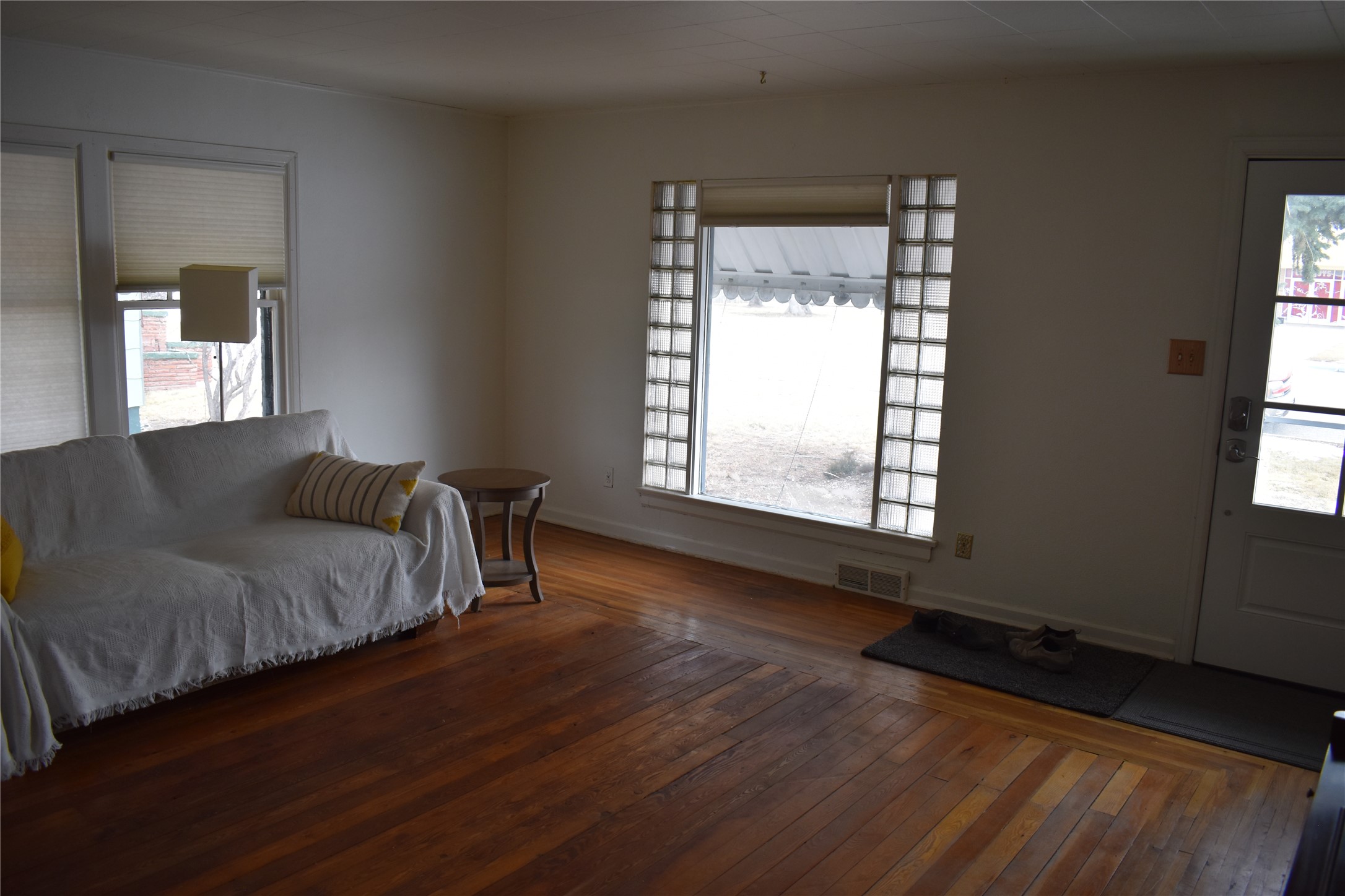 307 S Illinois Street Property Photo 3