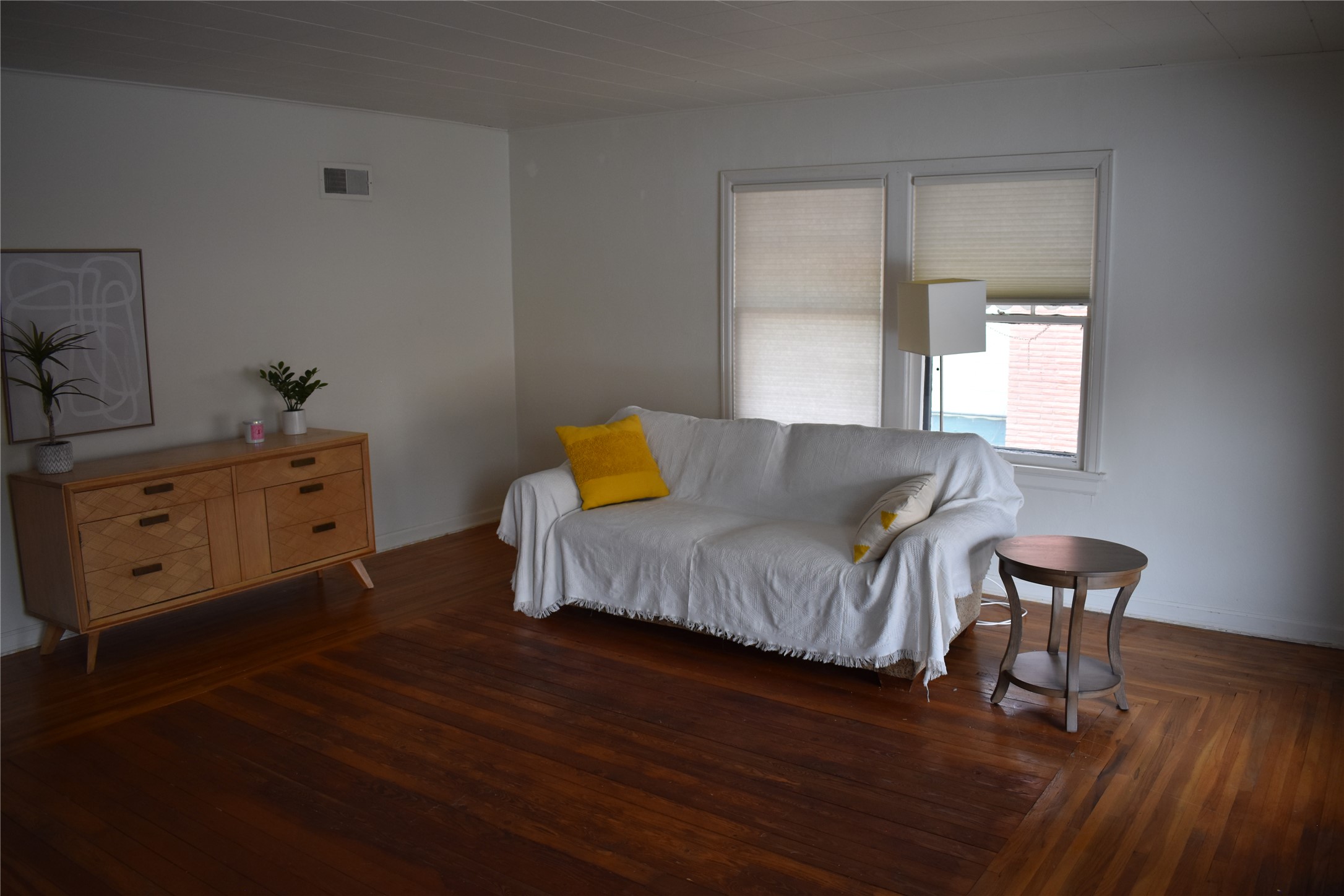 307 S Illinois Street Property Photo 4