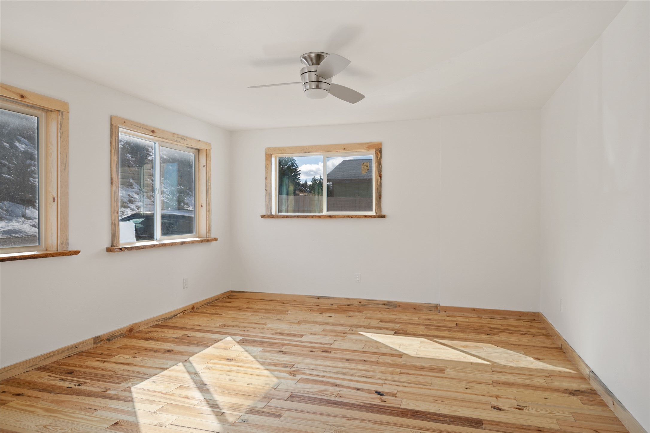 1008 Hillside Court Property Photo 12