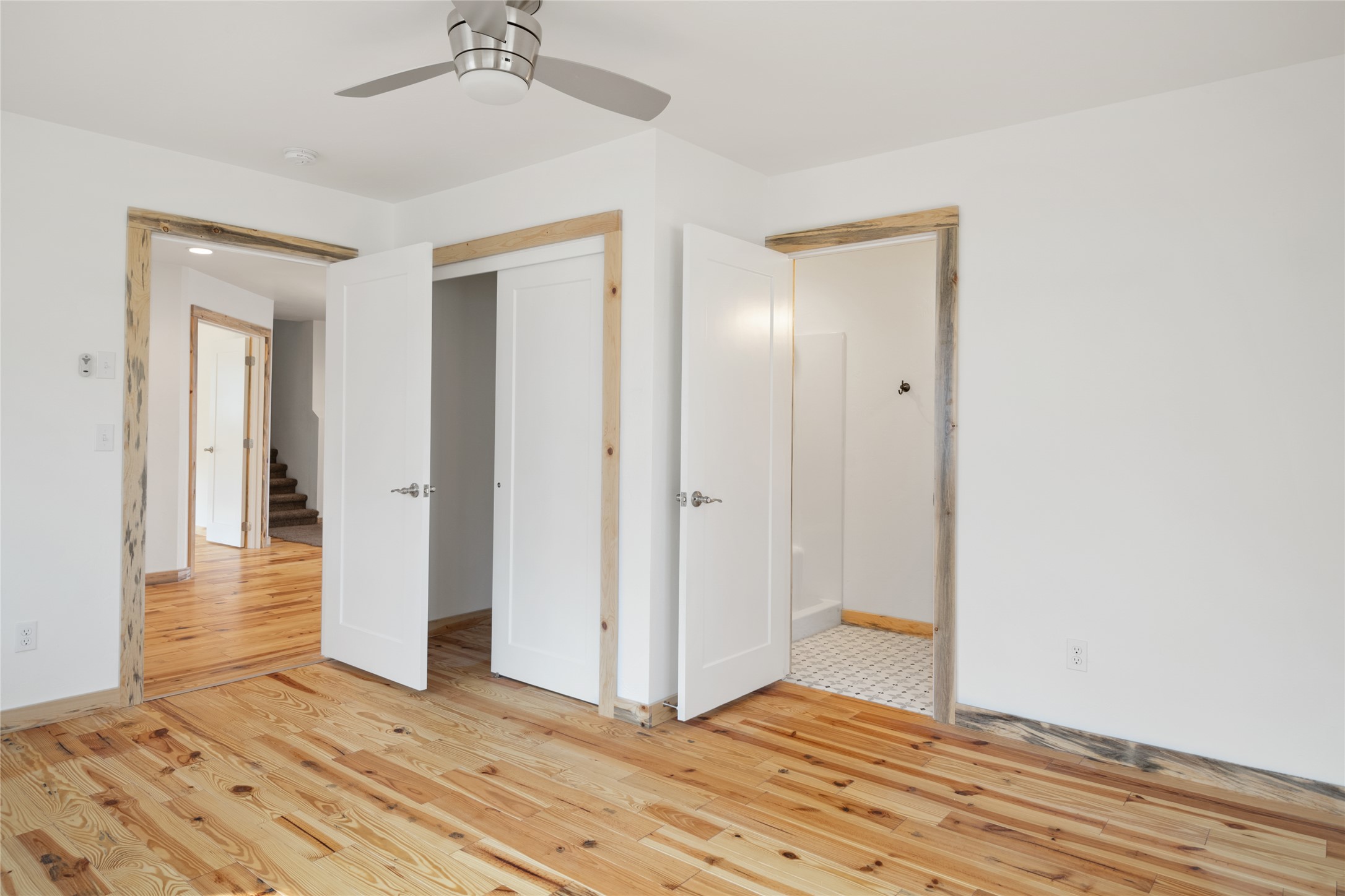 1008 Hillside Court Property Photo 14