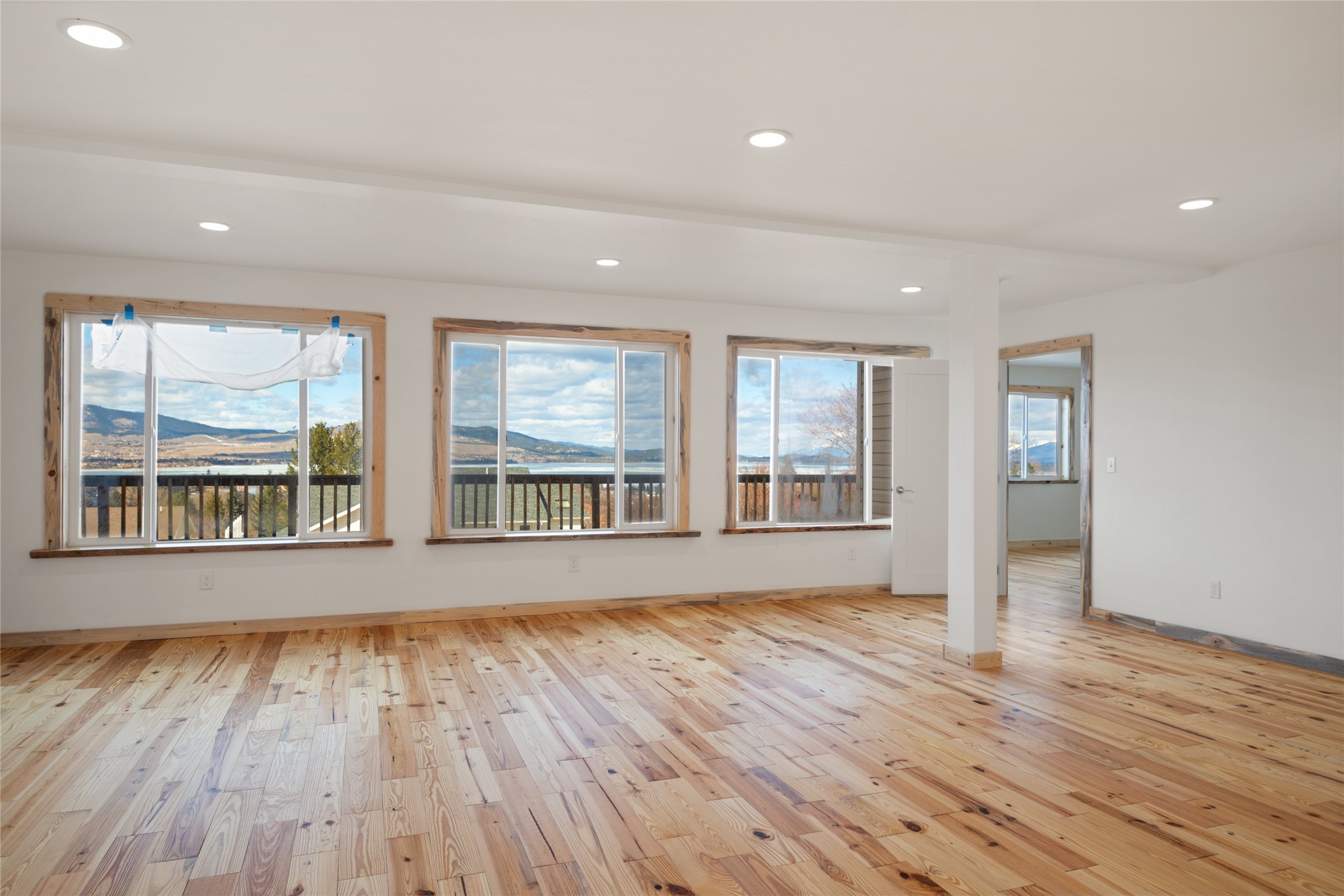 1008 Hillside Court Property Photo 16