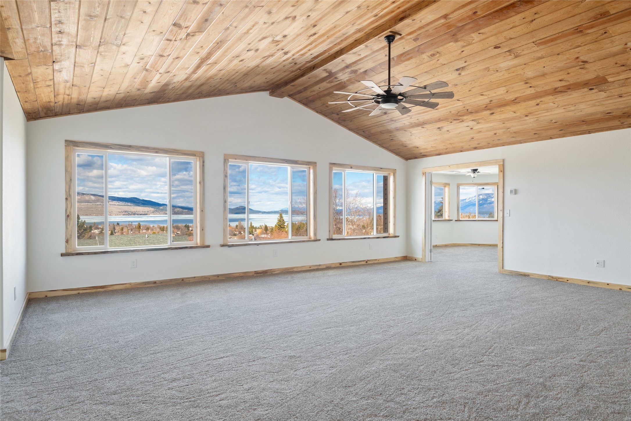 1008 Hillside Court Property Photo 32