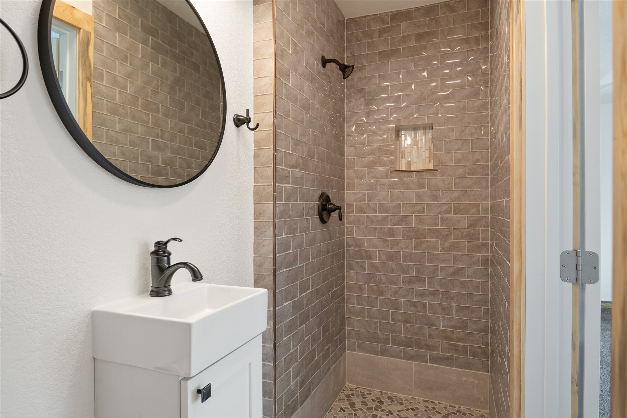 1008 Hillside Court Property Photo 44