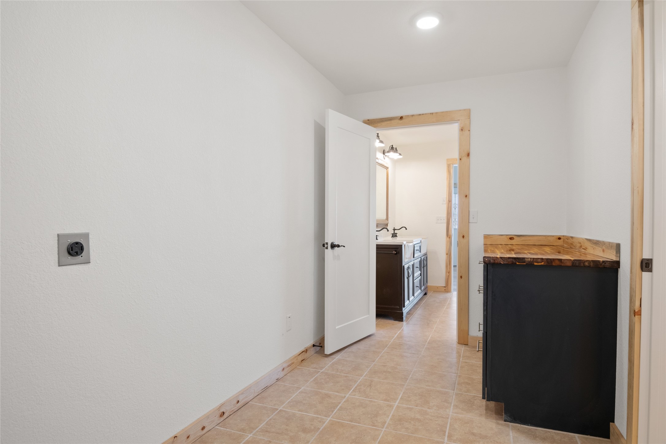1008 Hillside Court Property Photo 57