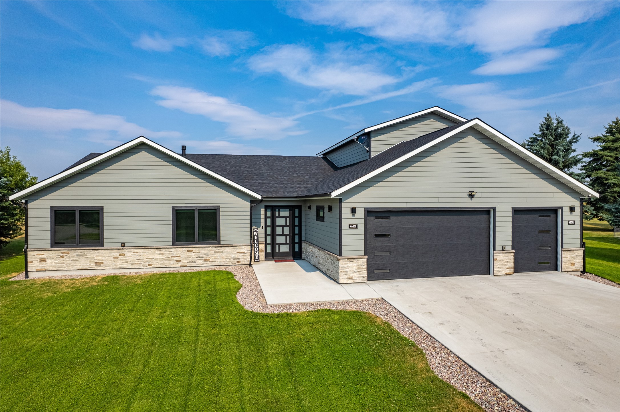 46361 Stagecoach Trail Property Photo