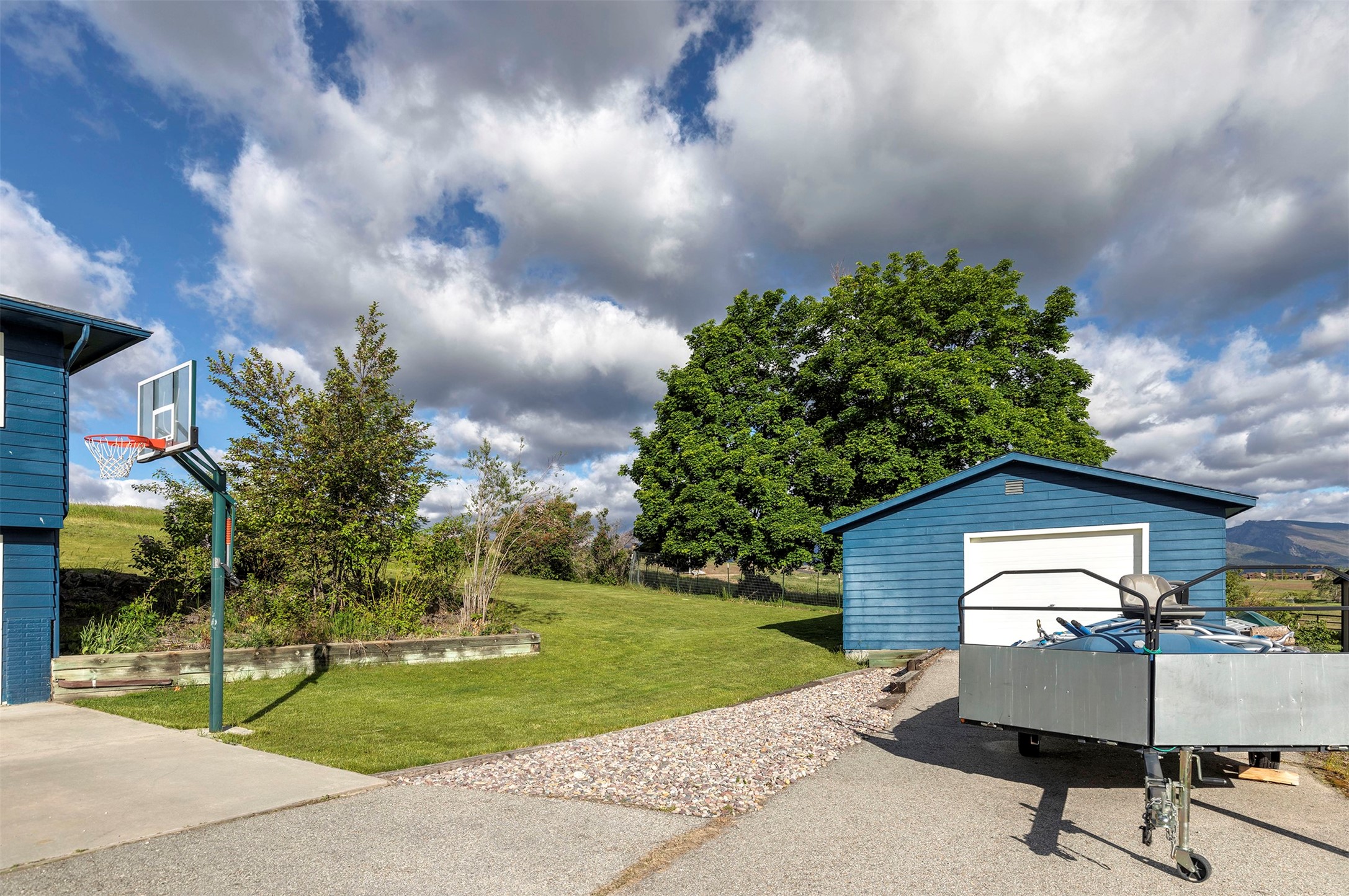 569 Fairway Drive Property Photo 4