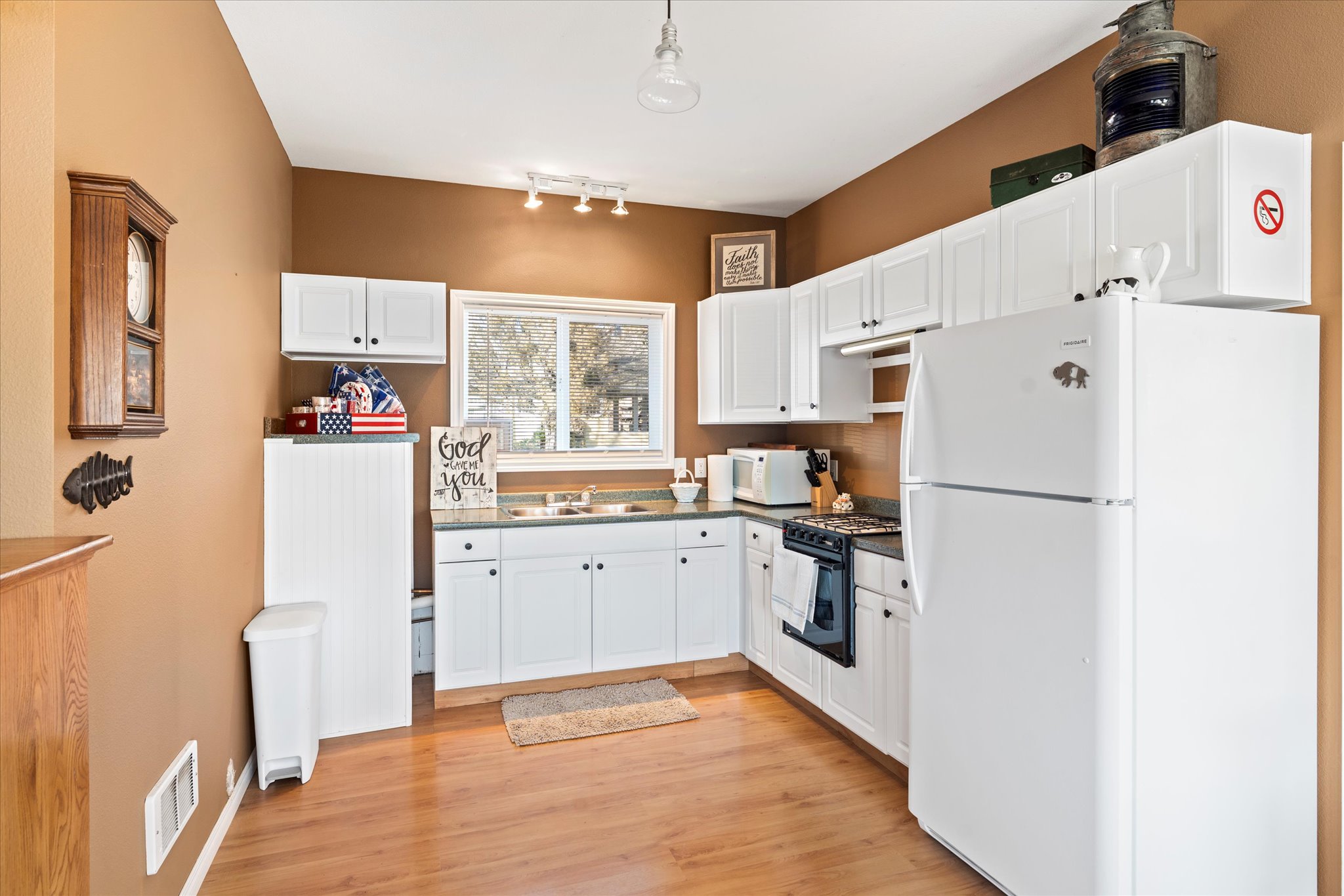 43401 D Street Property Photo 82
