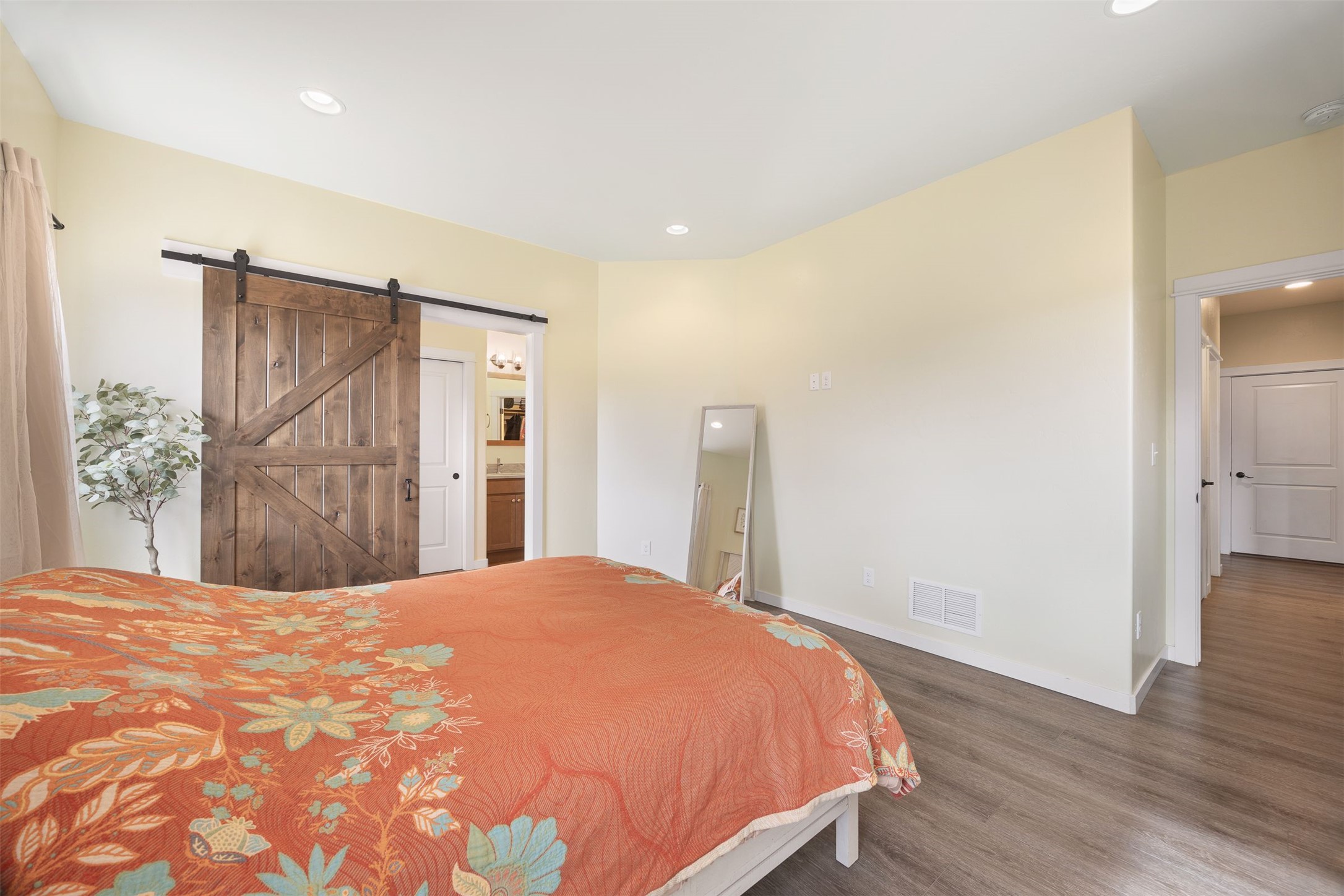 1030 Talons Court Property Photo 13
