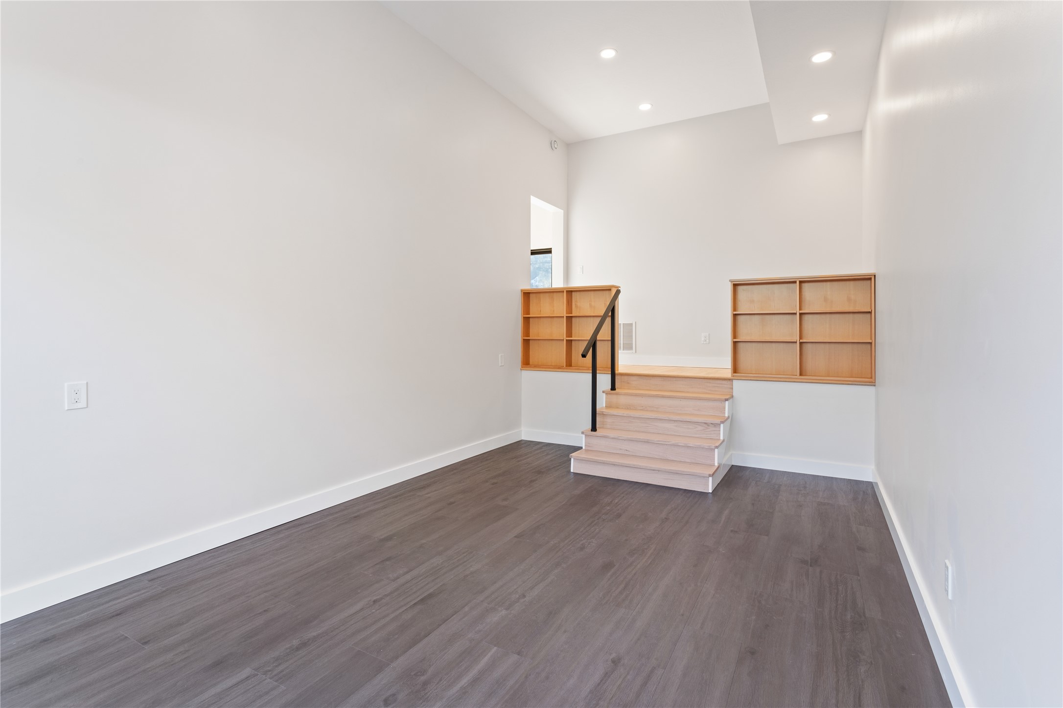 547 Speedway Avenue Property Photo 21