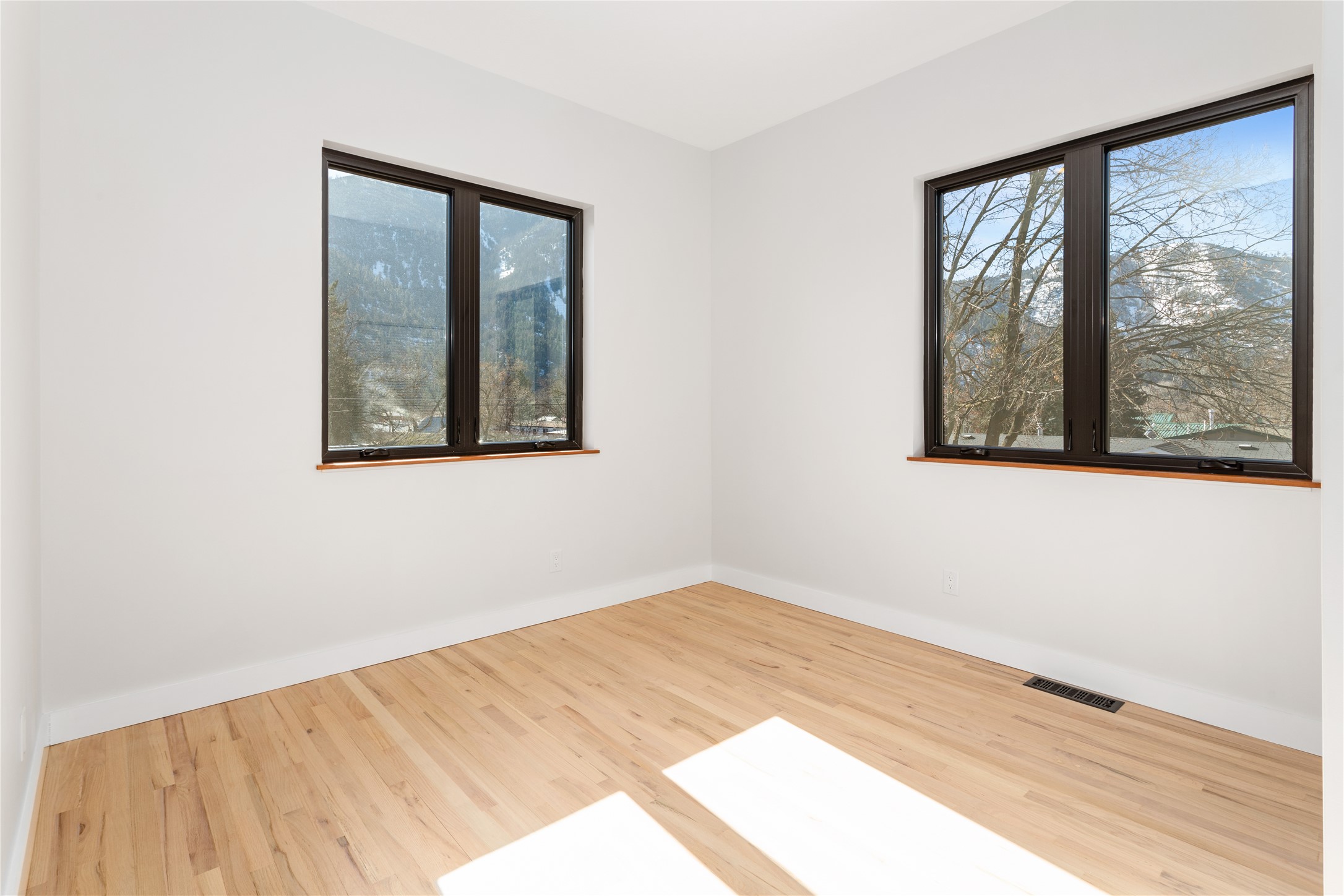 547 Speedway Avenue Property Photo 26