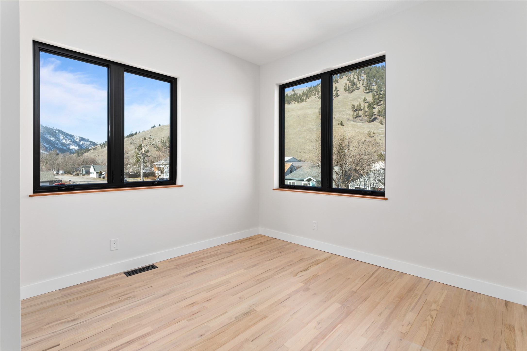 547 Speedway Avenue Property Photo 33