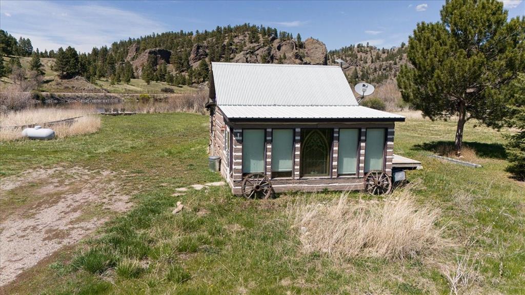 3234 Caddis Court Property Photo 6