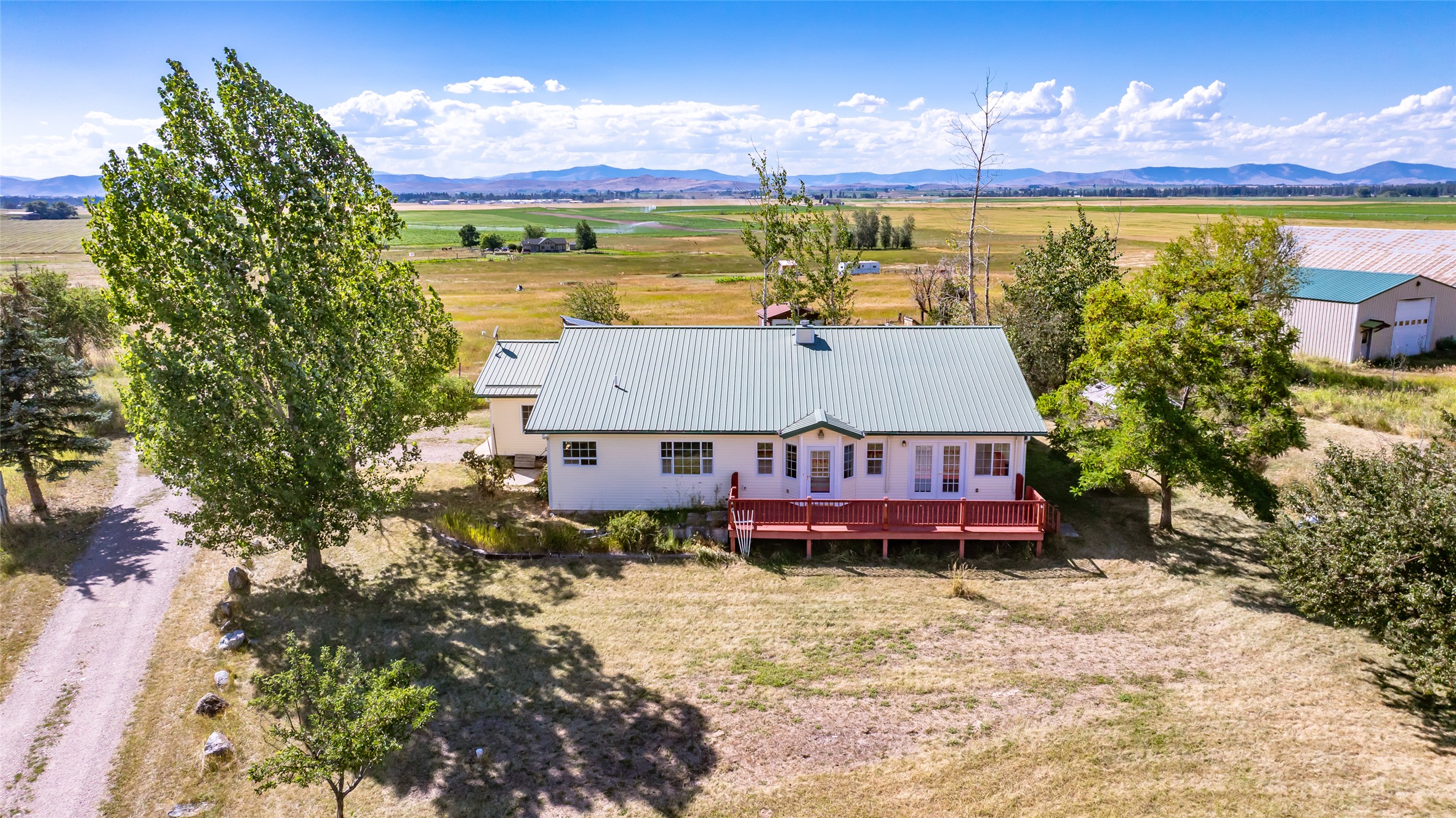 45003 N Foothills Drive Property Photo 1