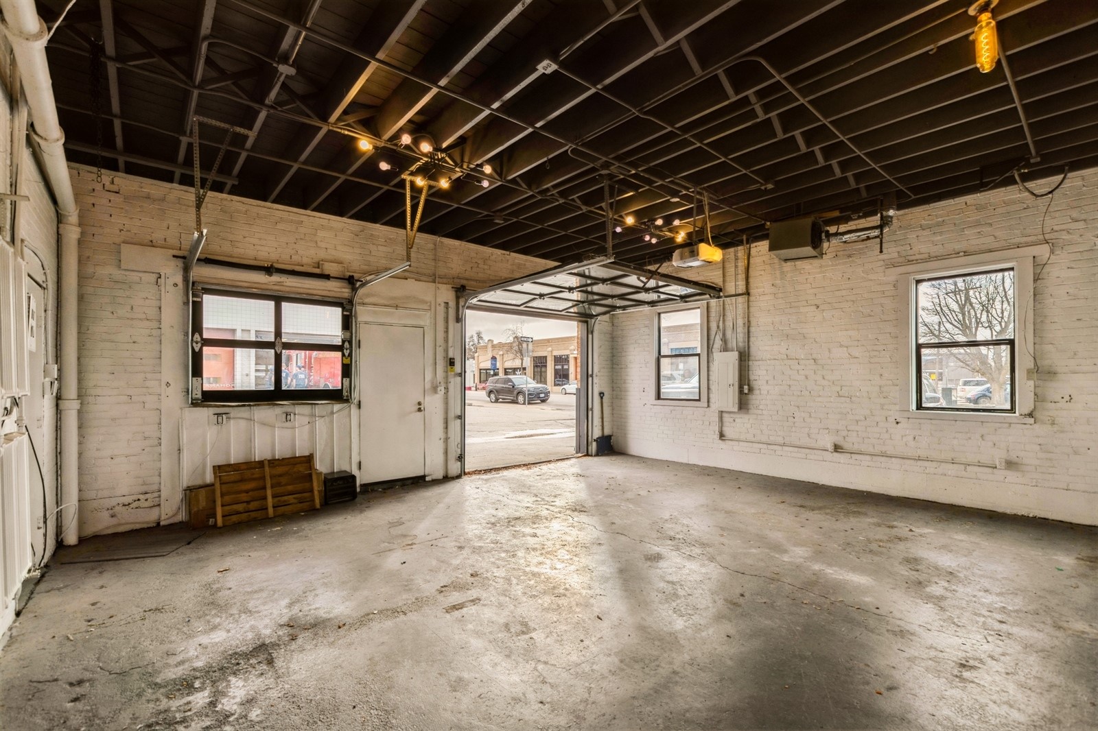 25 4th Street E Property Photo 11