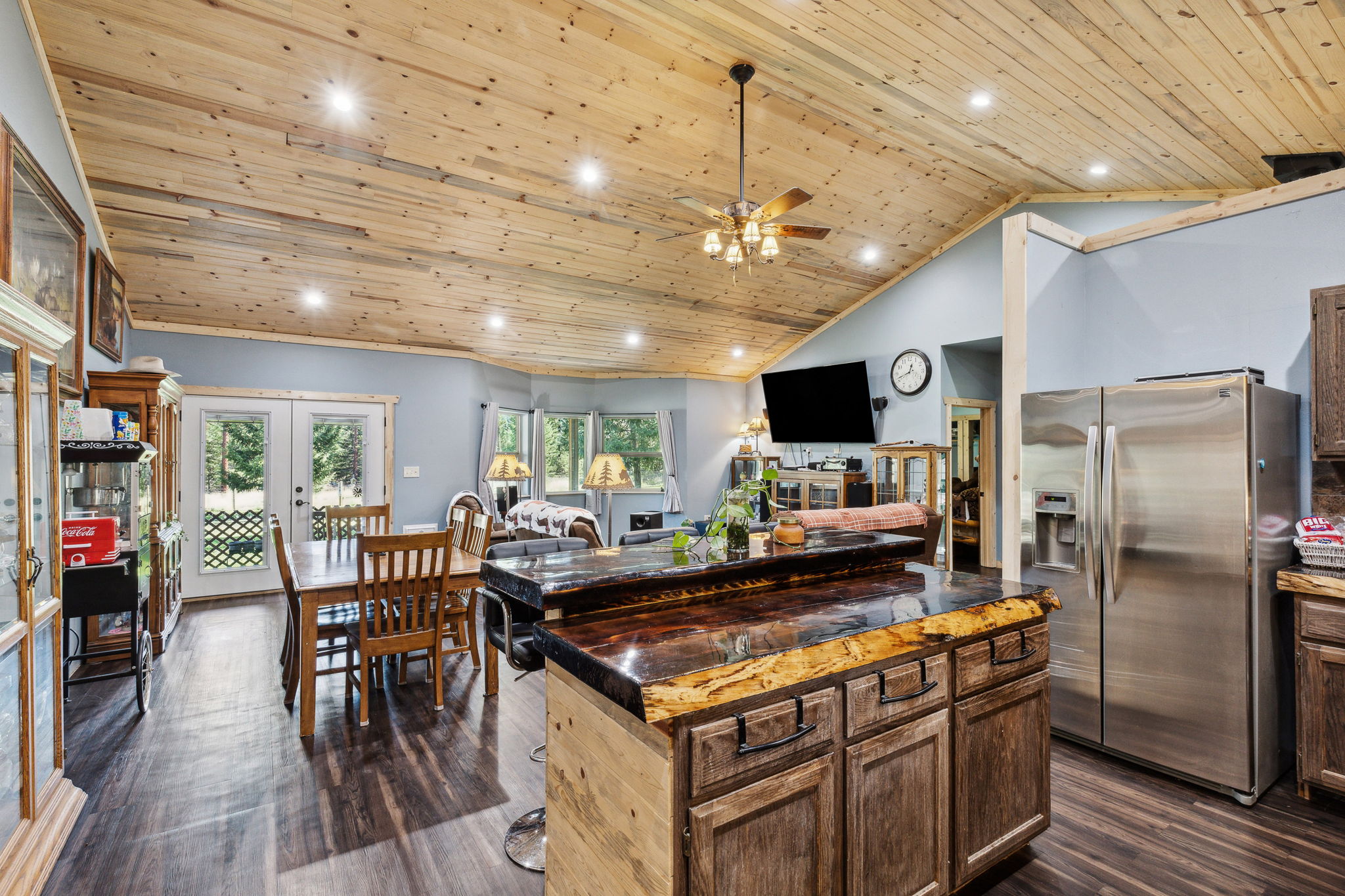 934 Westfall Road Property Photo 11