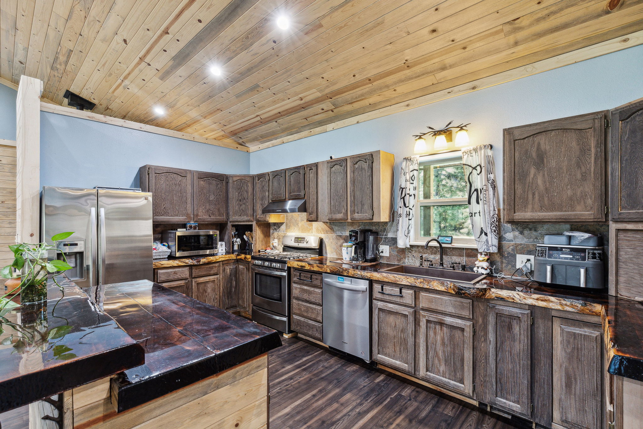 934 Westfall Road Property Photo 12