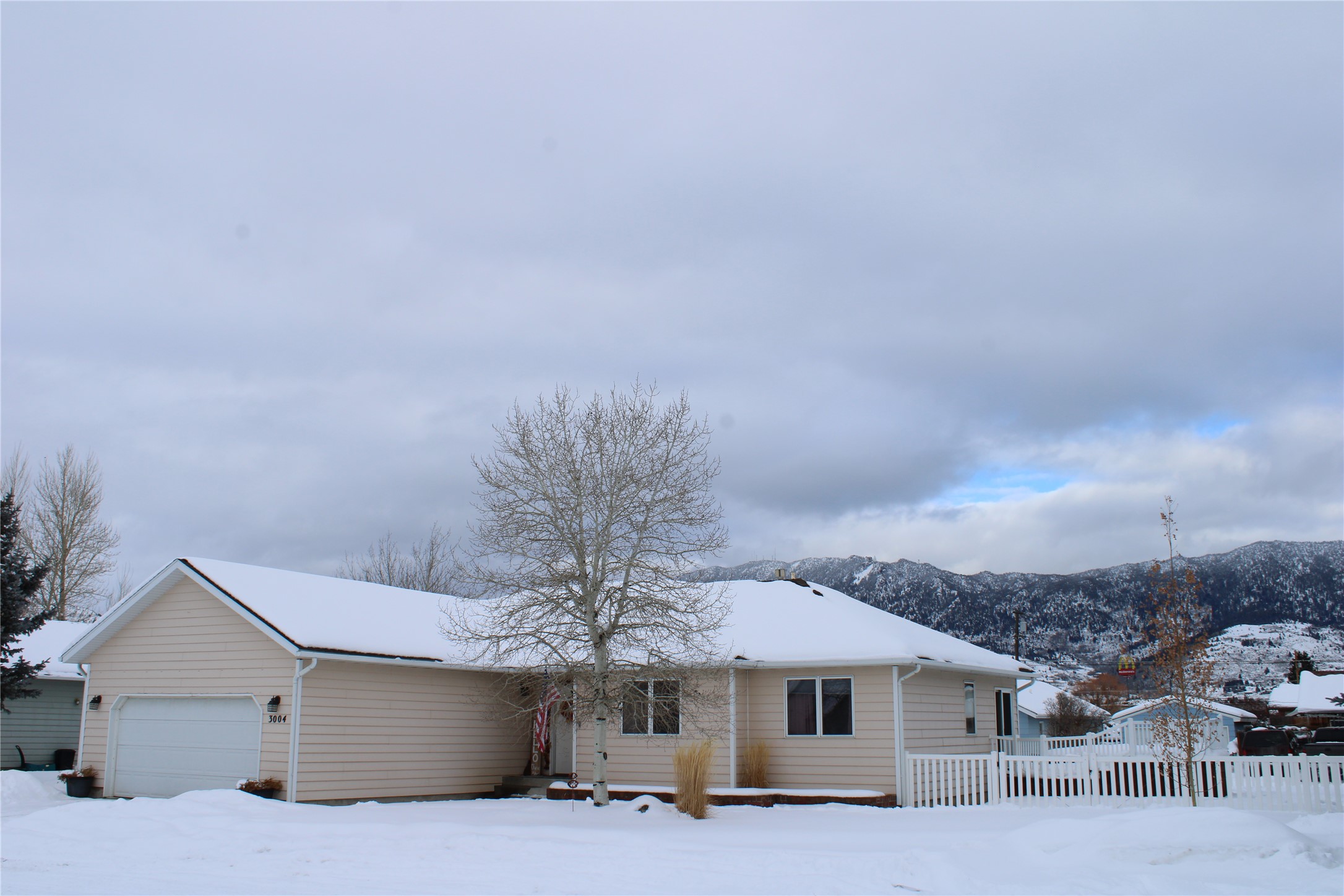 3004 Green Circle Property Photo 2