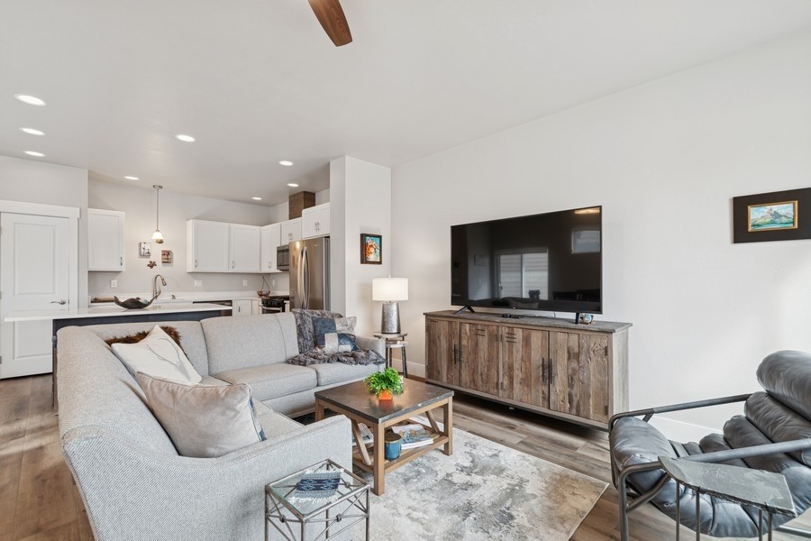 548 Colorado Avenue Property Photo