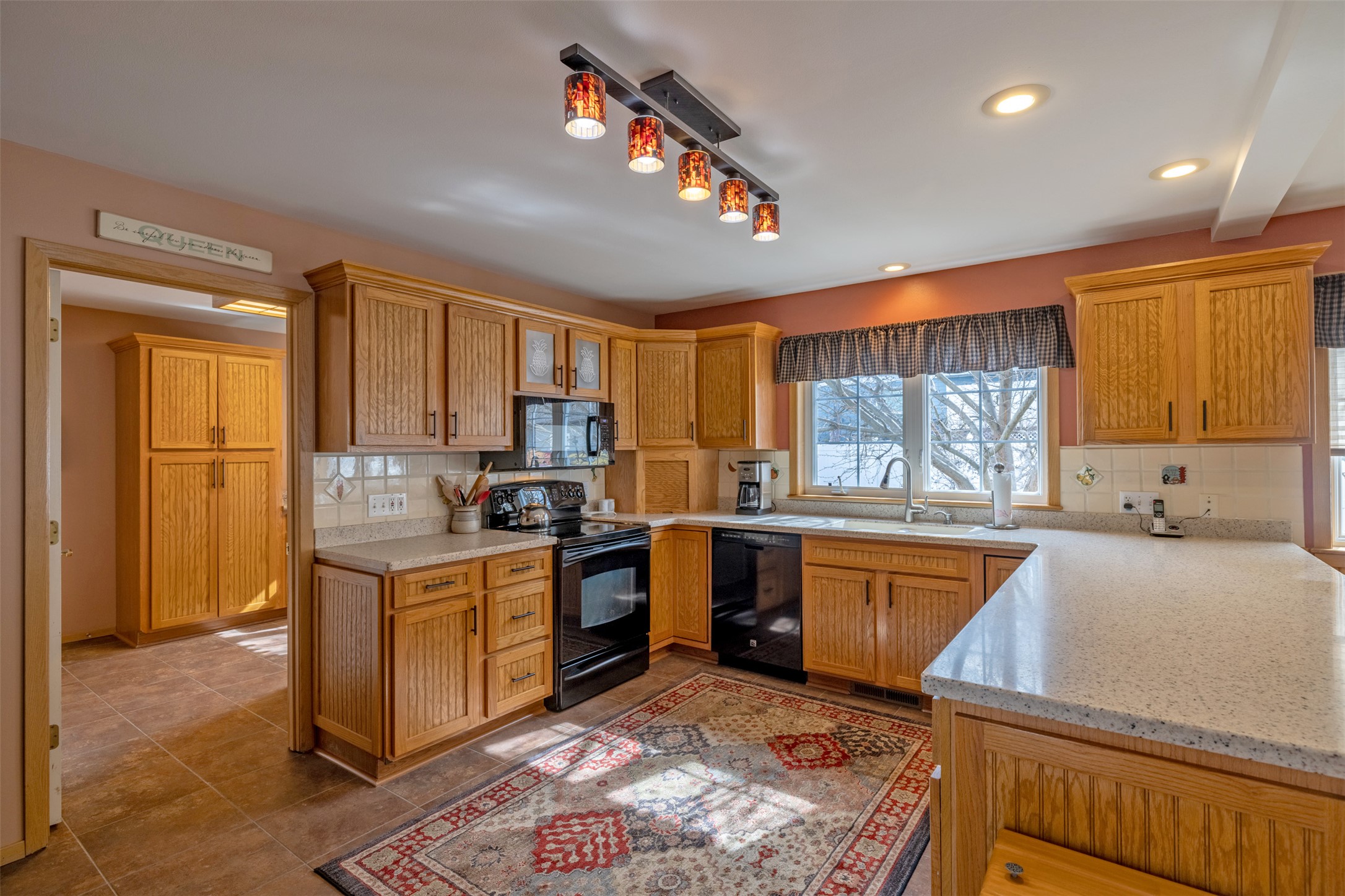 845 S California Street Property Photo 8
