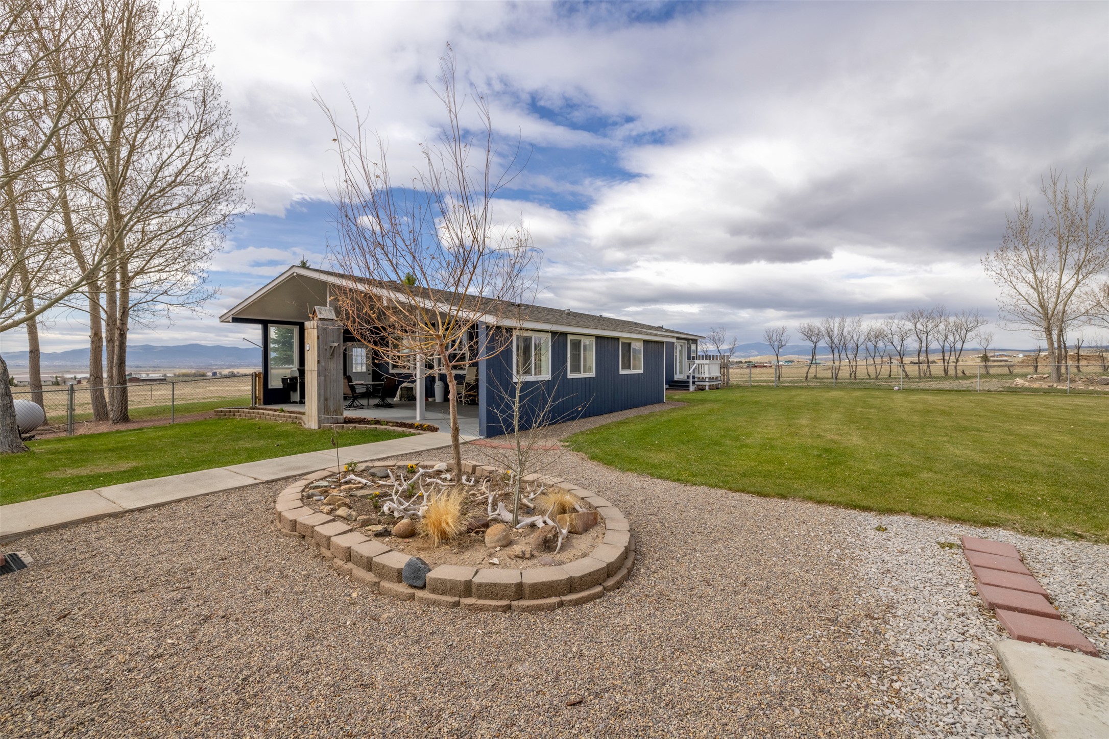 2824 Fantasy Road Property Photo 2