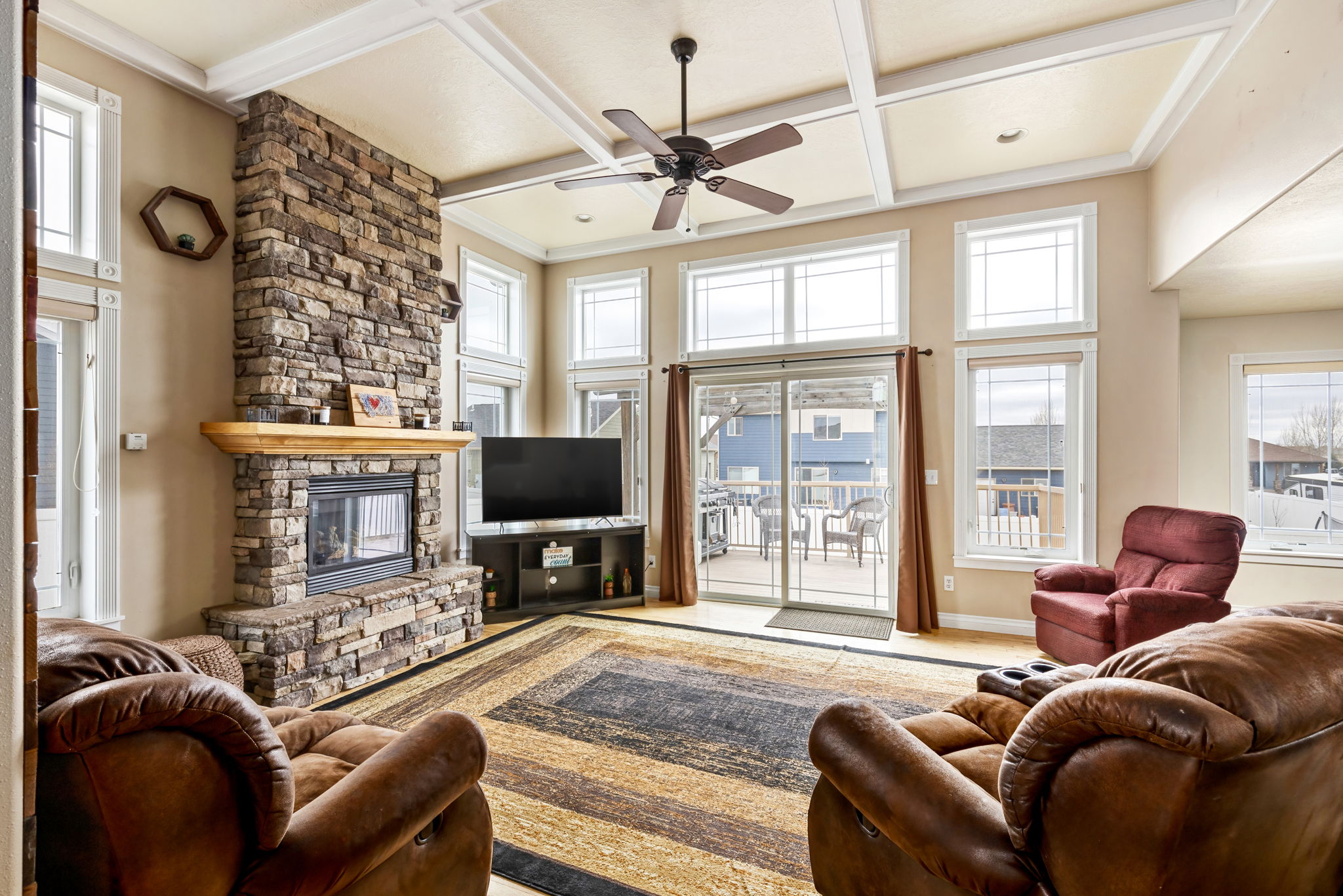 1012 46th Avenue Ne Property Photo 3