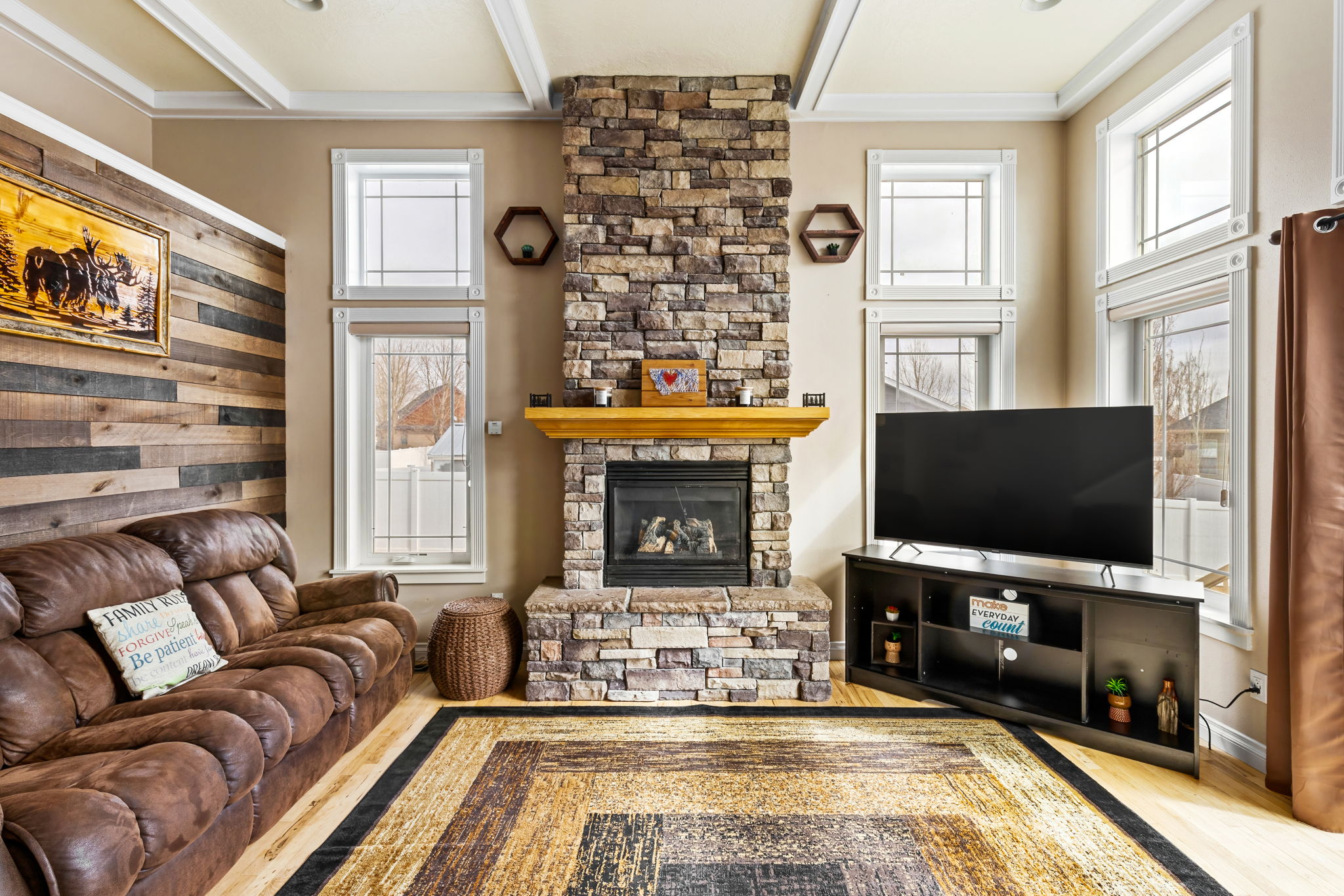 1012 46th Avenue Ne Property Photo 4