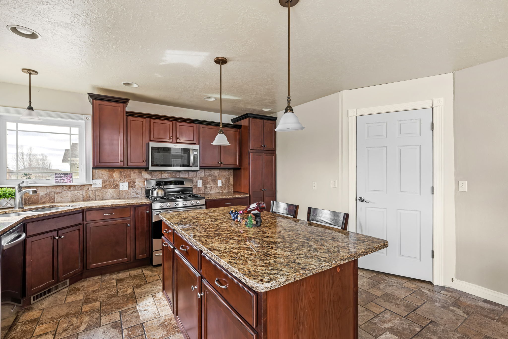 1012 46th Avenue Ne Property Photo 13