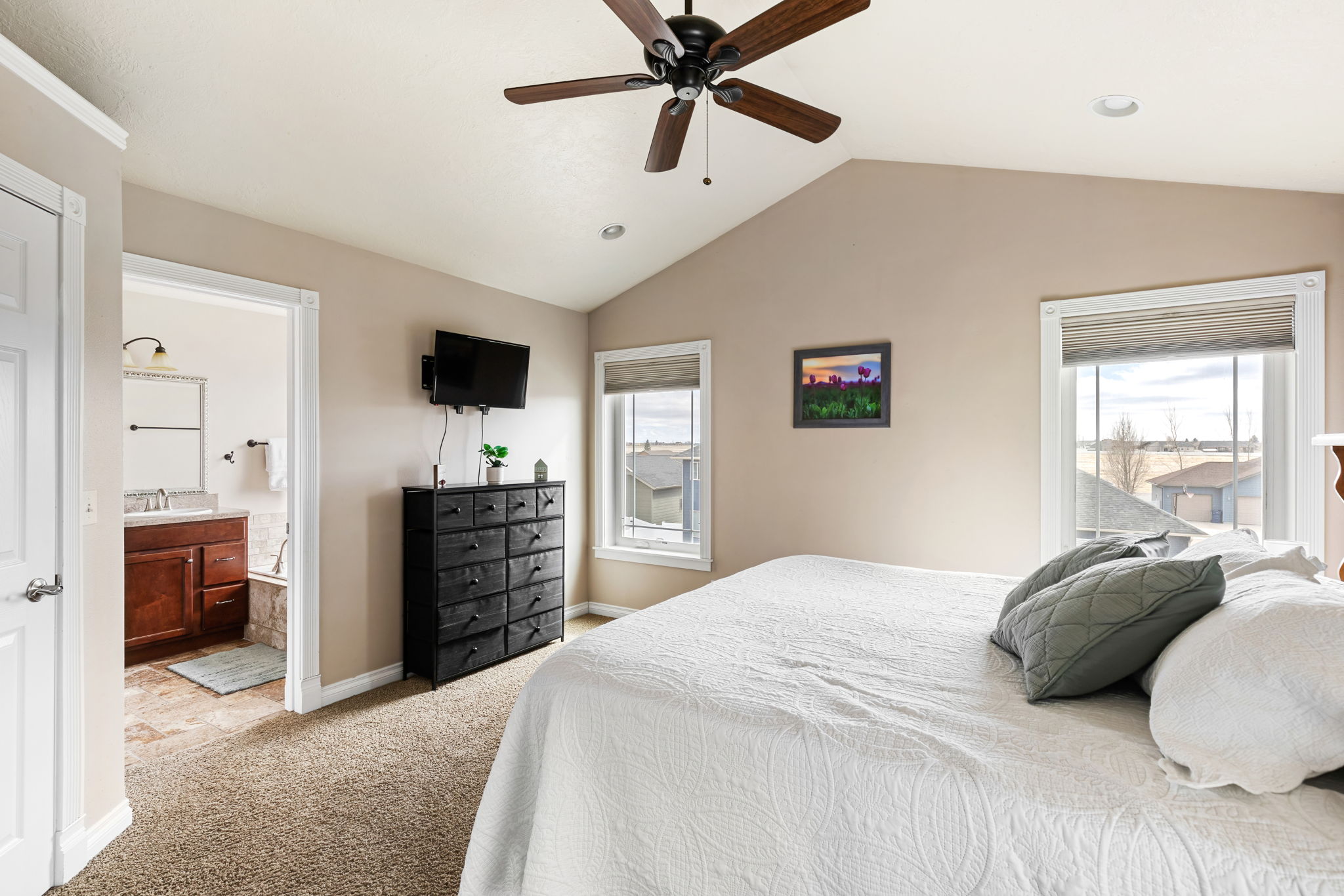 1012 46th Avenue Ne Property Photo 22