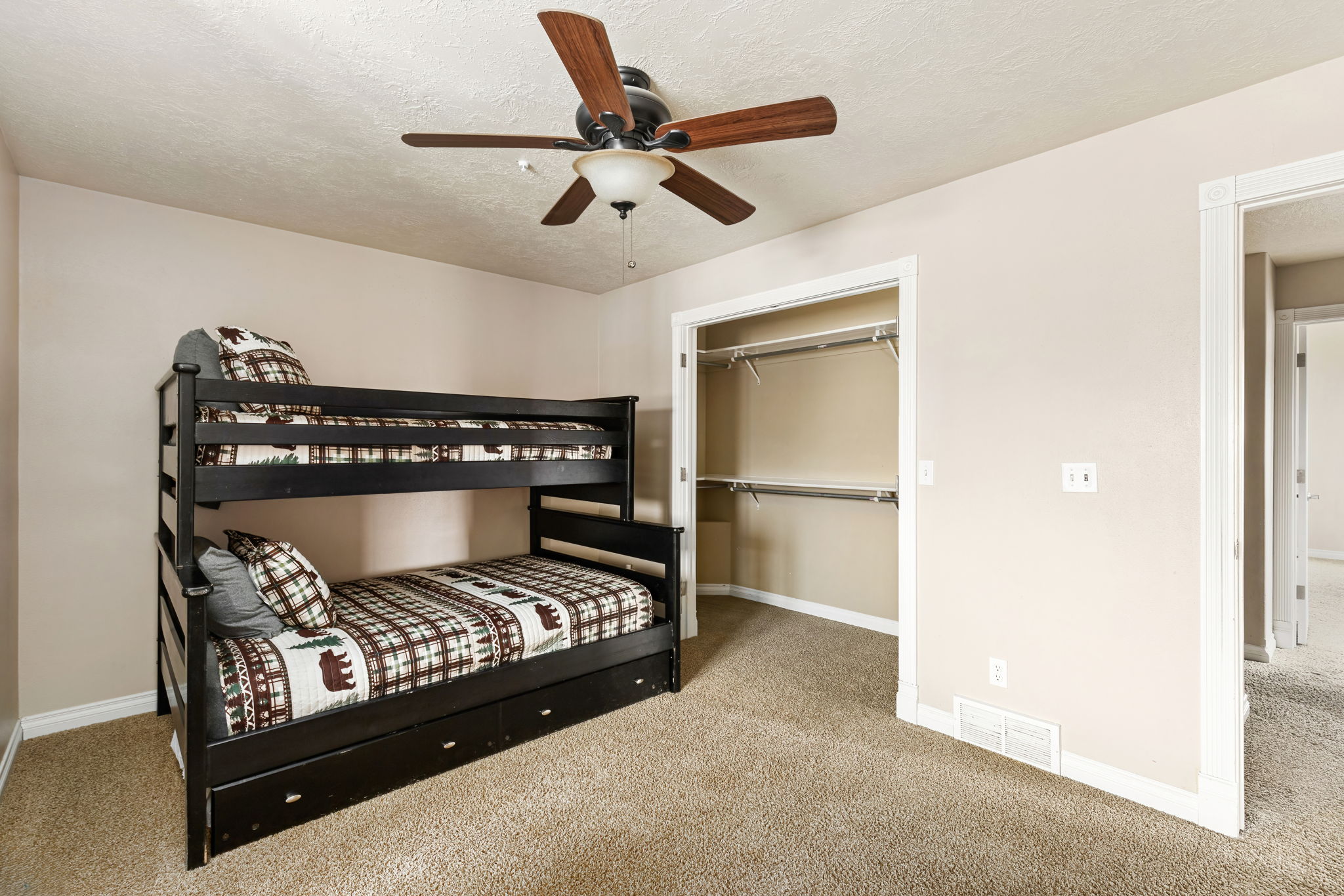 1012 46th Avenue Ne Property Photo 31