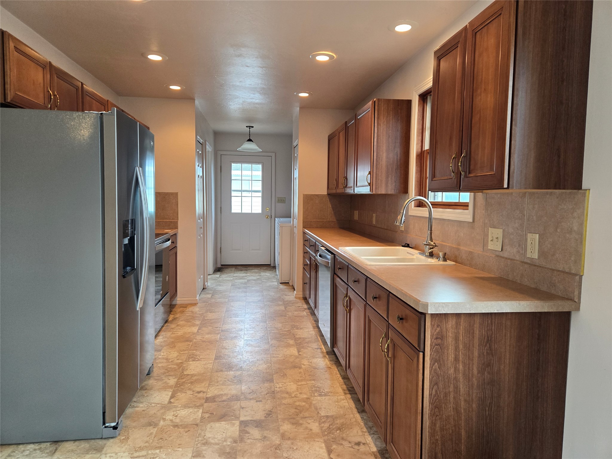 4065 Wynne Avenue Property Photo 5