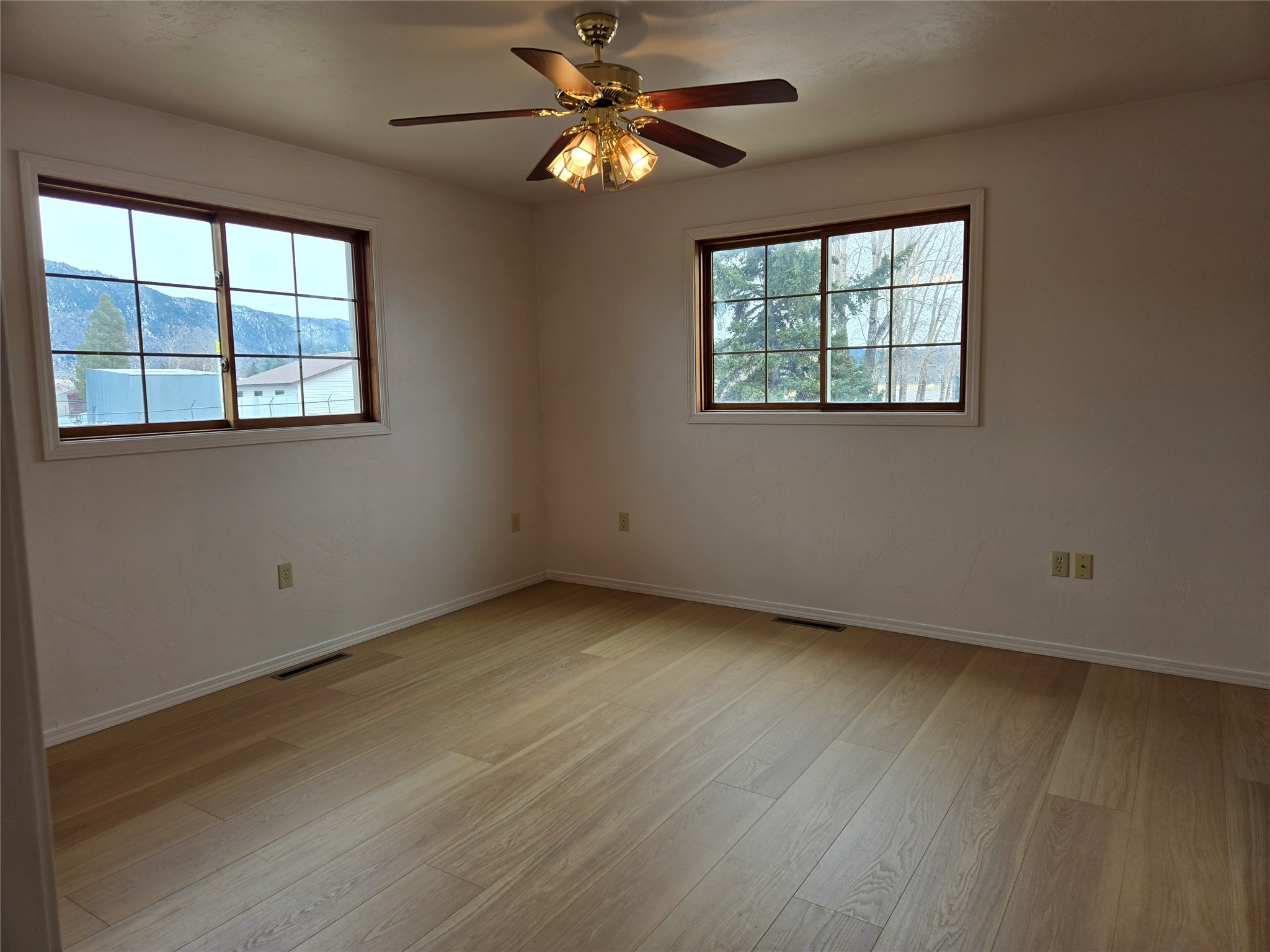 4065 Wynne Avenue Property Photo 10