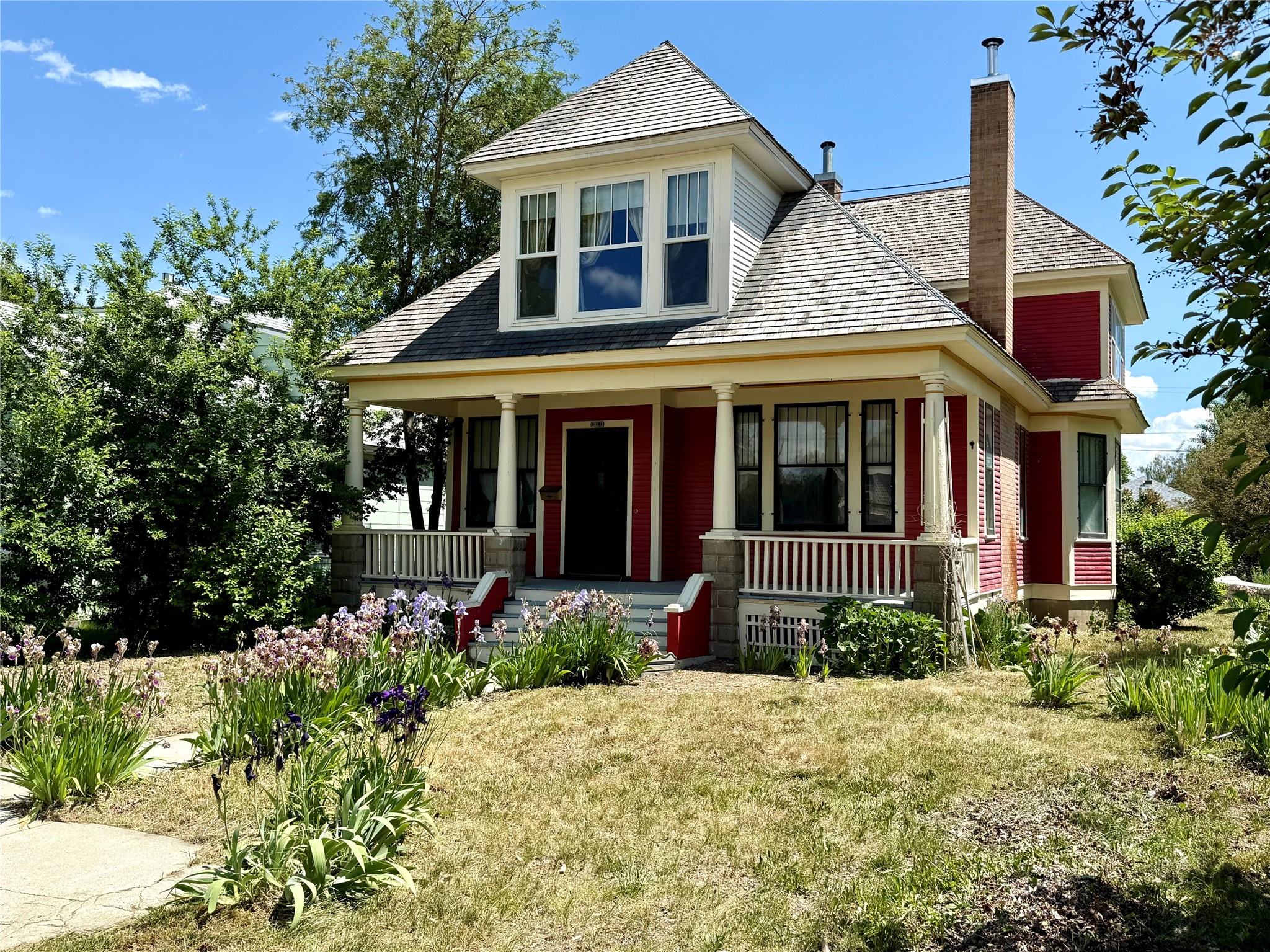 211 Fourth Street Property Photo 1